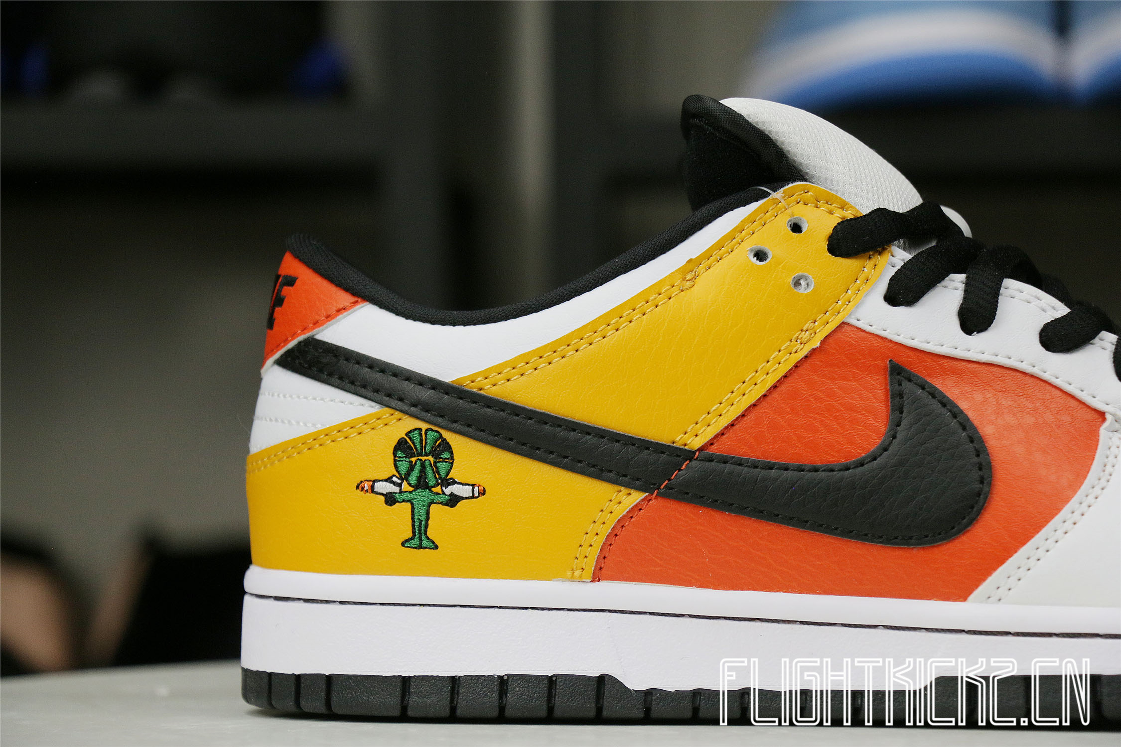 Nike SB Dunk Low Raygun White 2005(LN5 A1 Batch)