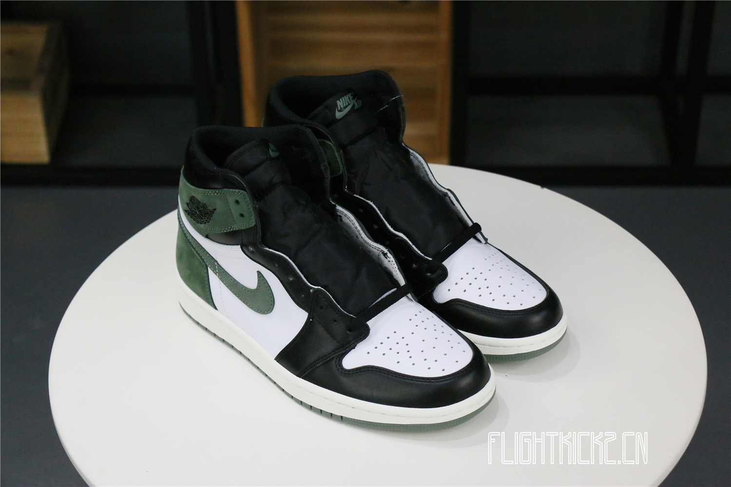 Jordan 1 Retro High Clay Green