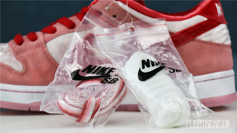 Nike SB Dunk Low StangeLove(LN5 A1 Batch)