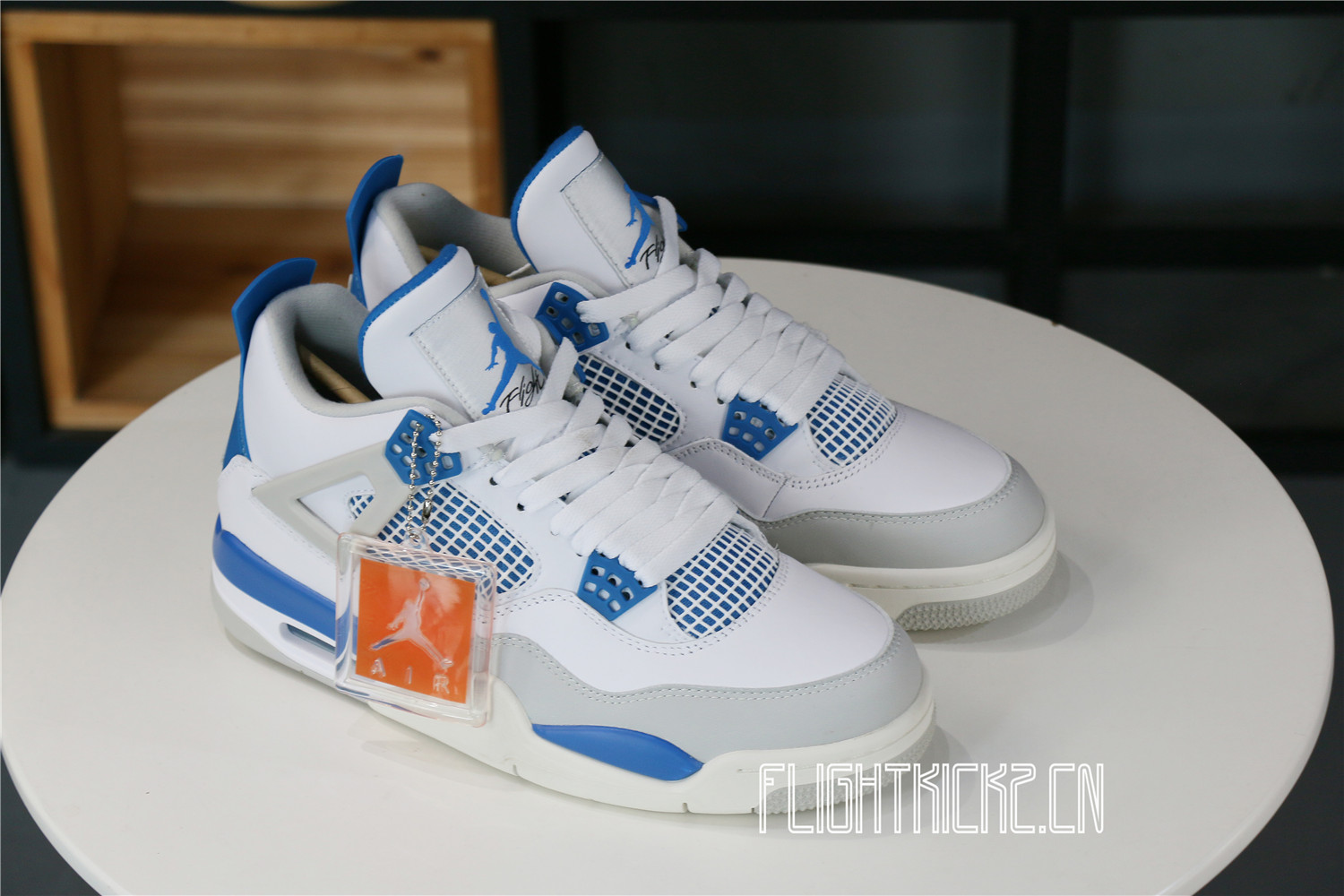 AIR JORDAN 4 RETRO ‘MILITARY BLUE’ 2012