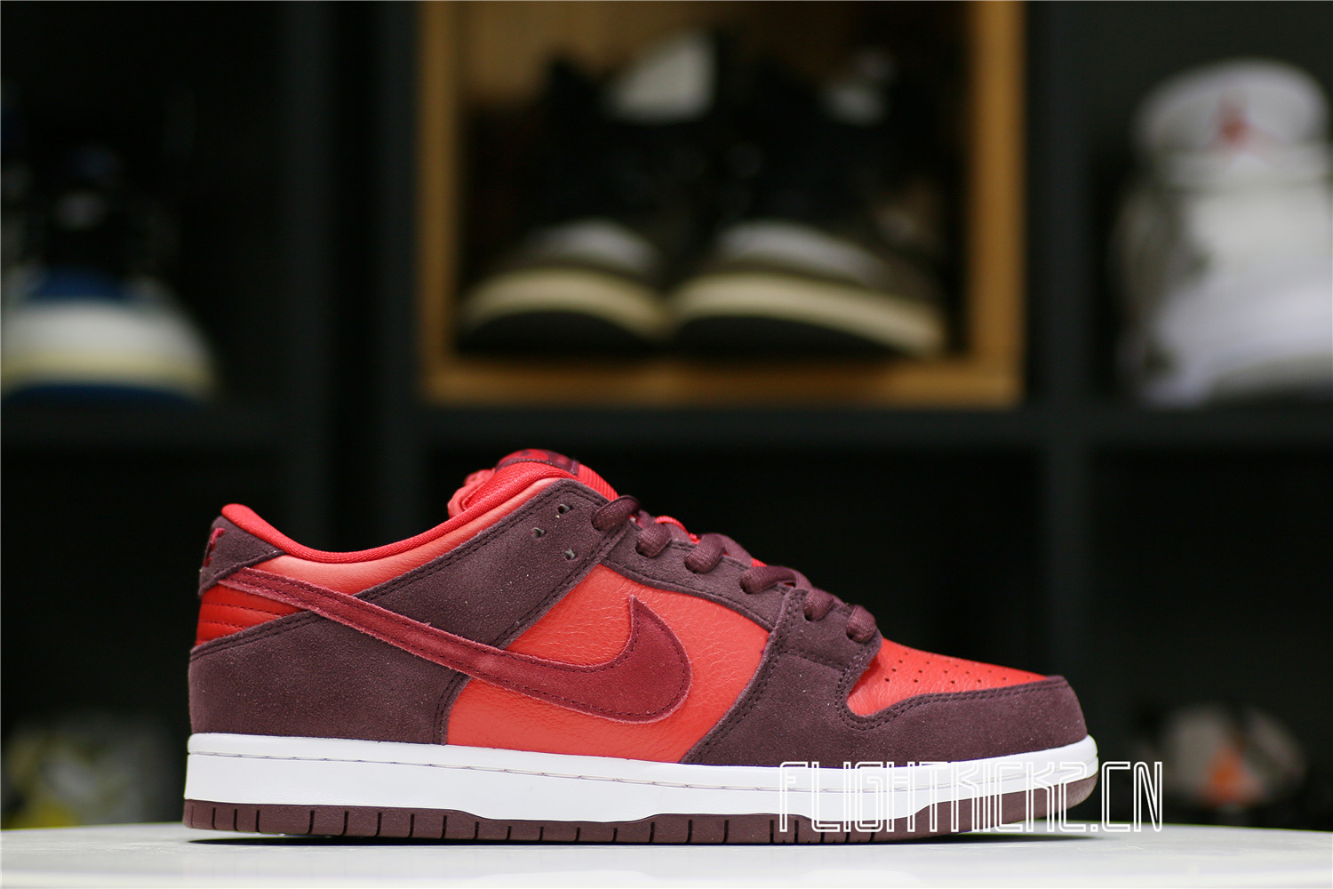 Nike SB Dunk Low Cherry