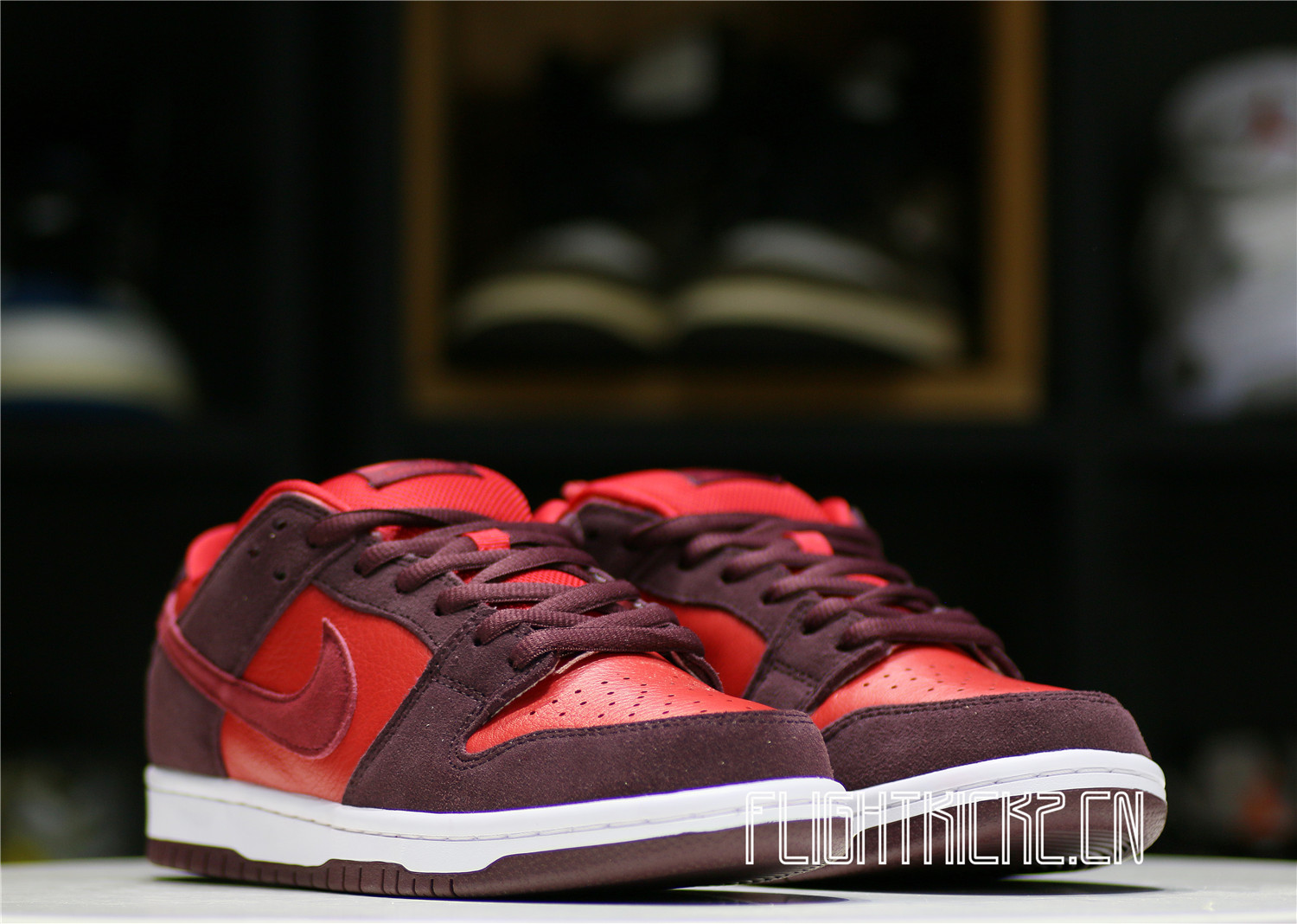 Nike SB Dunk Low Cherry