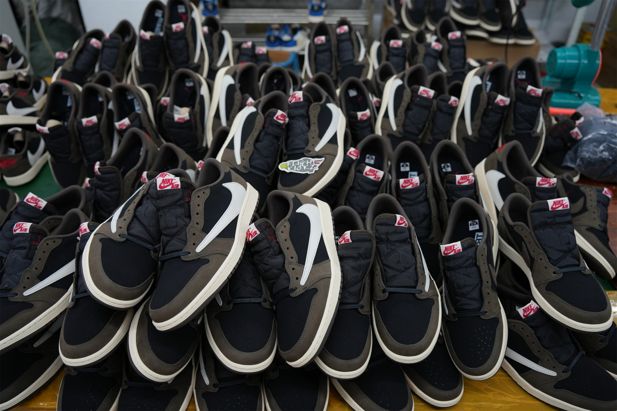 Travis Scott X Air Jordan 1 Low ‘Cactus Jack’ (LN5 A1 Batch)