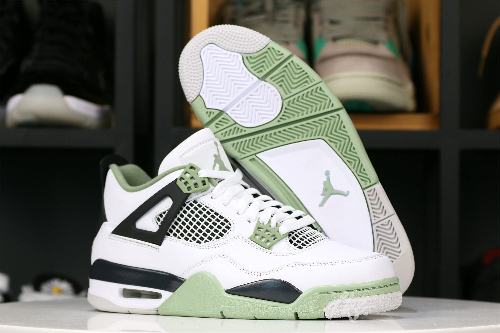 Jordan 4 Retro Seafoam WMs 2023