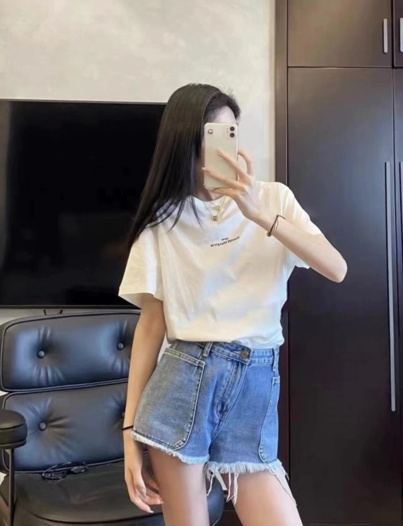 M-rg13la Black & White Upside Down Letter Embroidered Short Sleeves