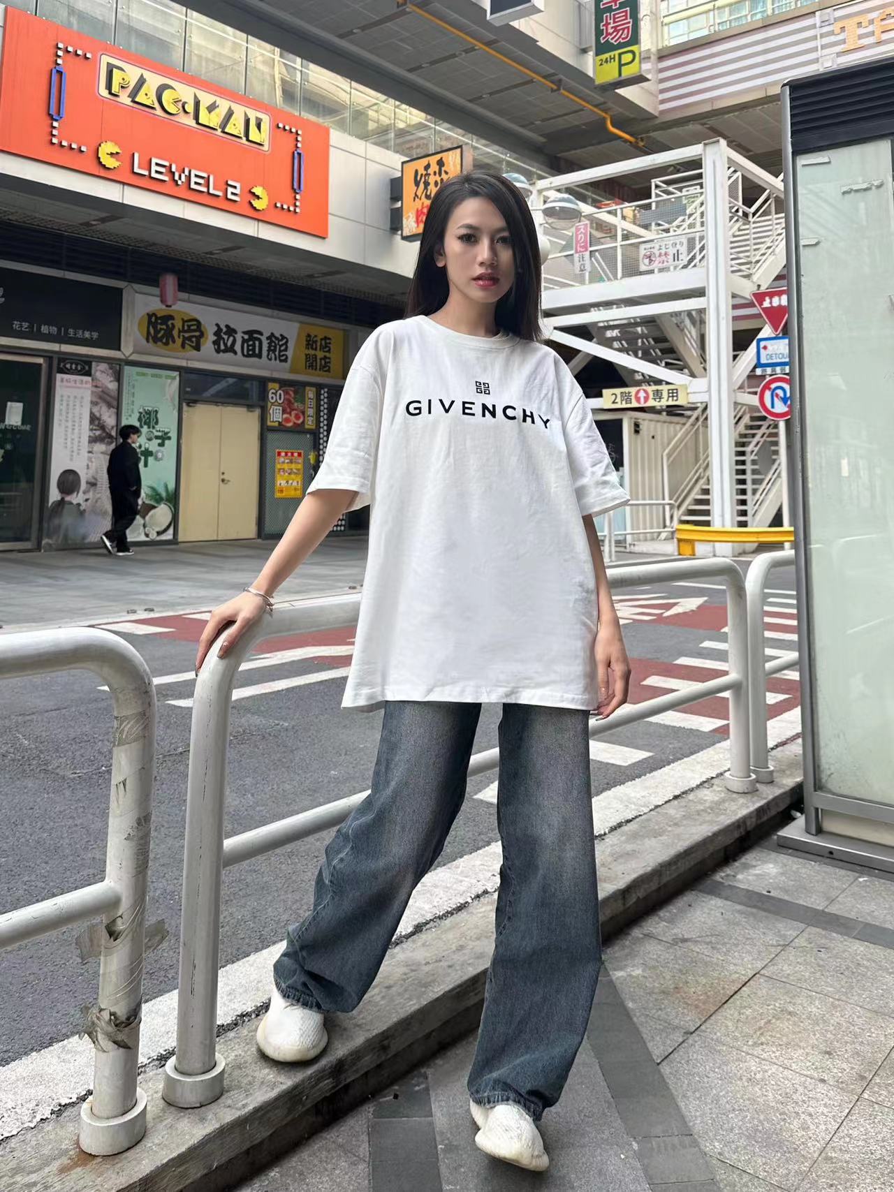 G5C 23SS Chest Flocked Logo Short Sleeve T-Shirt