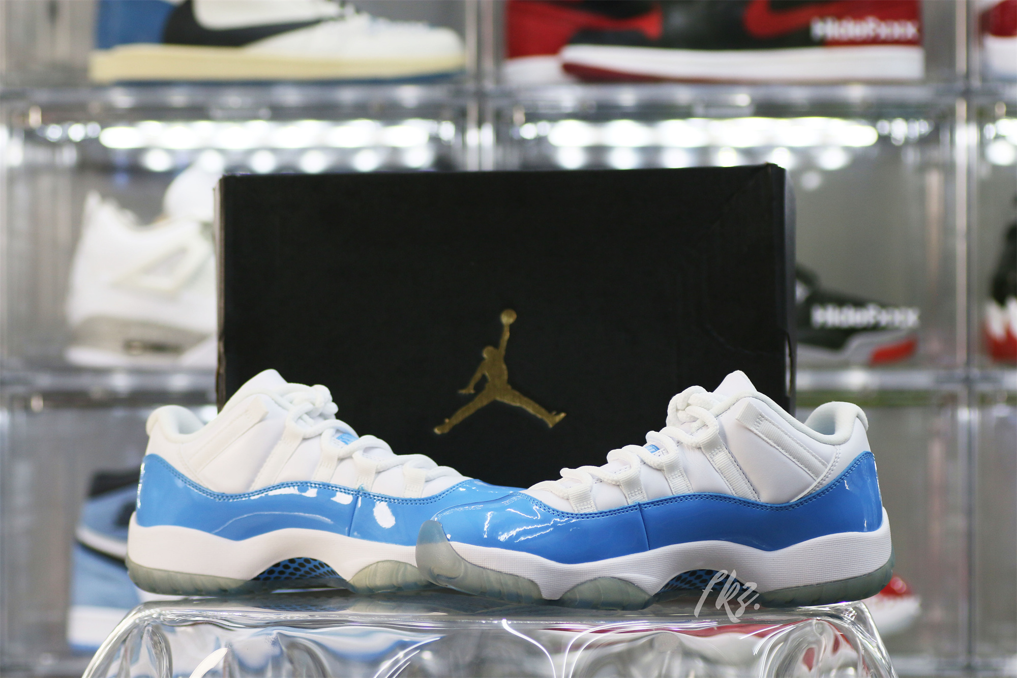 Air Jordan 11 Retro Low UNC