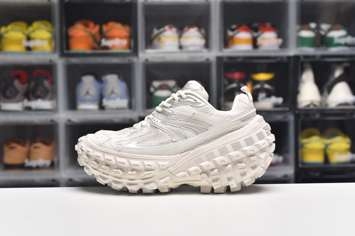 Balenciag* Defender Beige