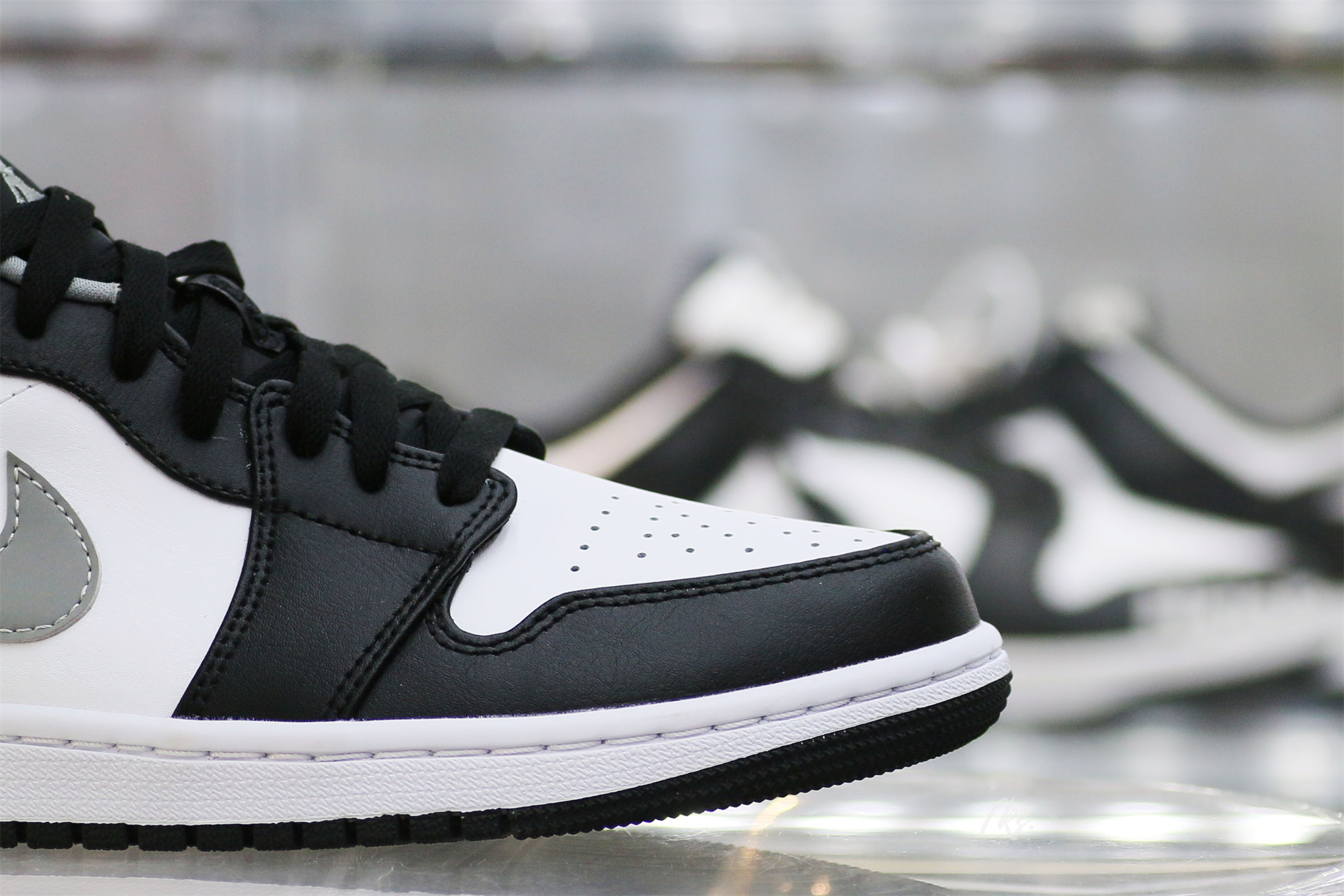 Air Jordan 1 Low Black White Grey