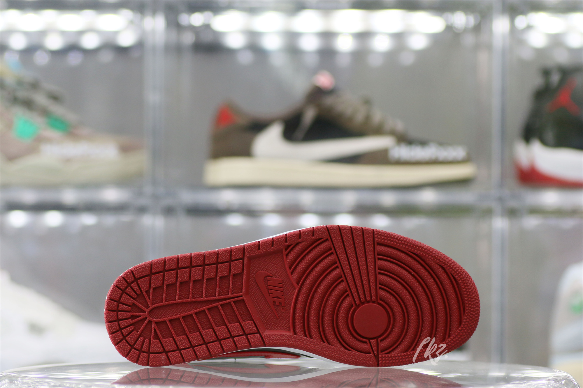 Air Jordan 1 Retro Low Bred 2015