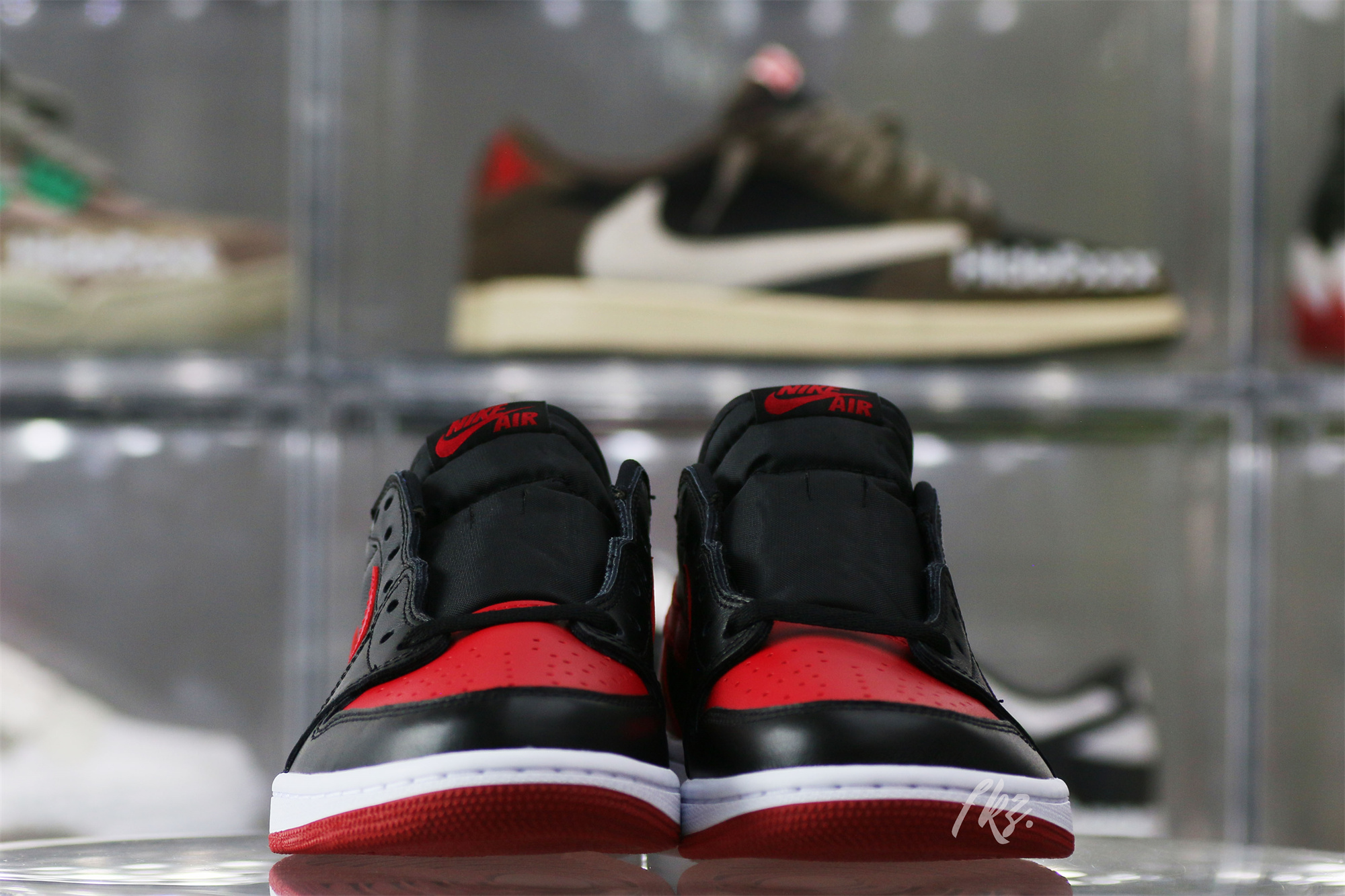Air Jordan 1 Retro Low Bred 2015