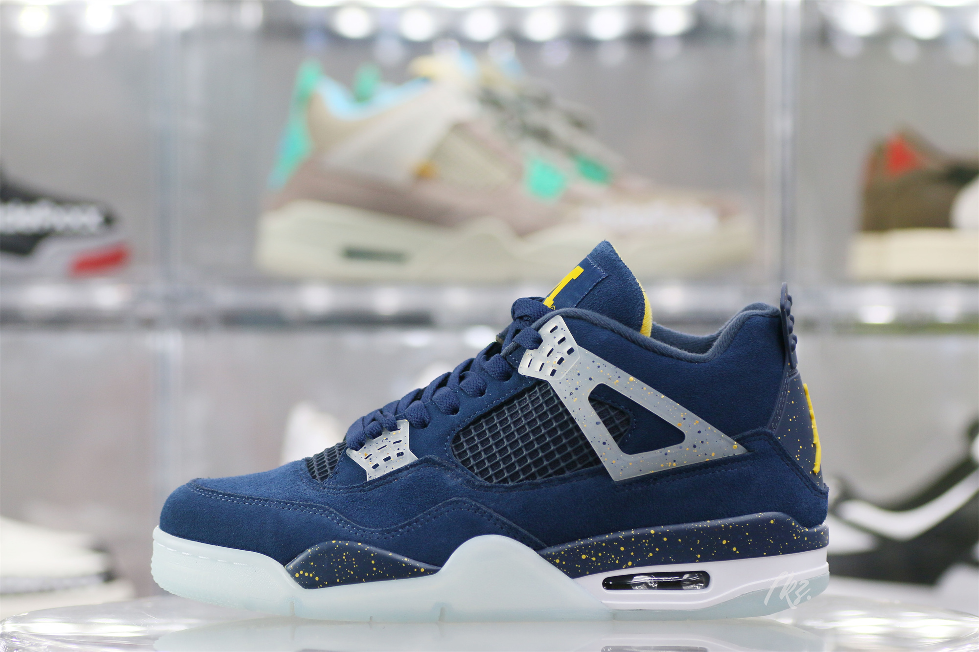 Air Jordan 4 Retro Michigan (PE)