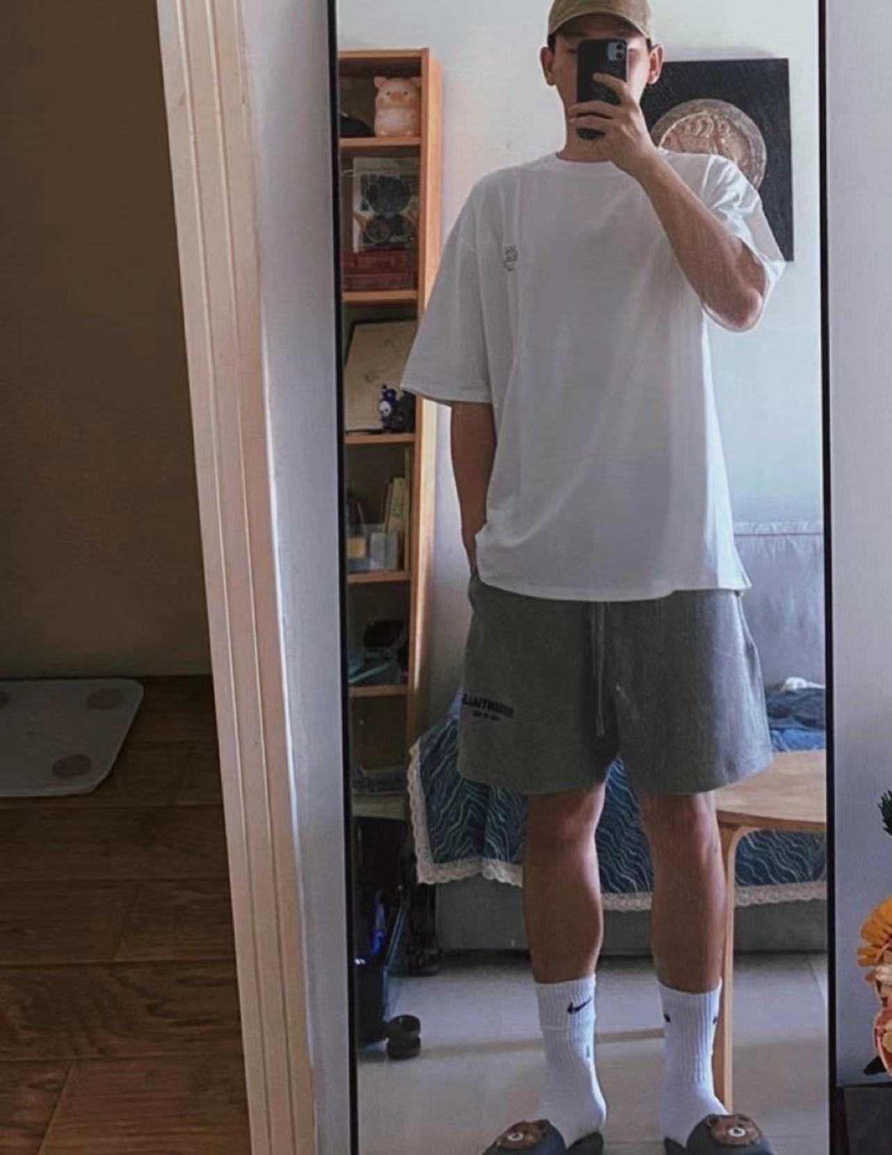 FOG Eighth Season Flocked Print Letter Shorts