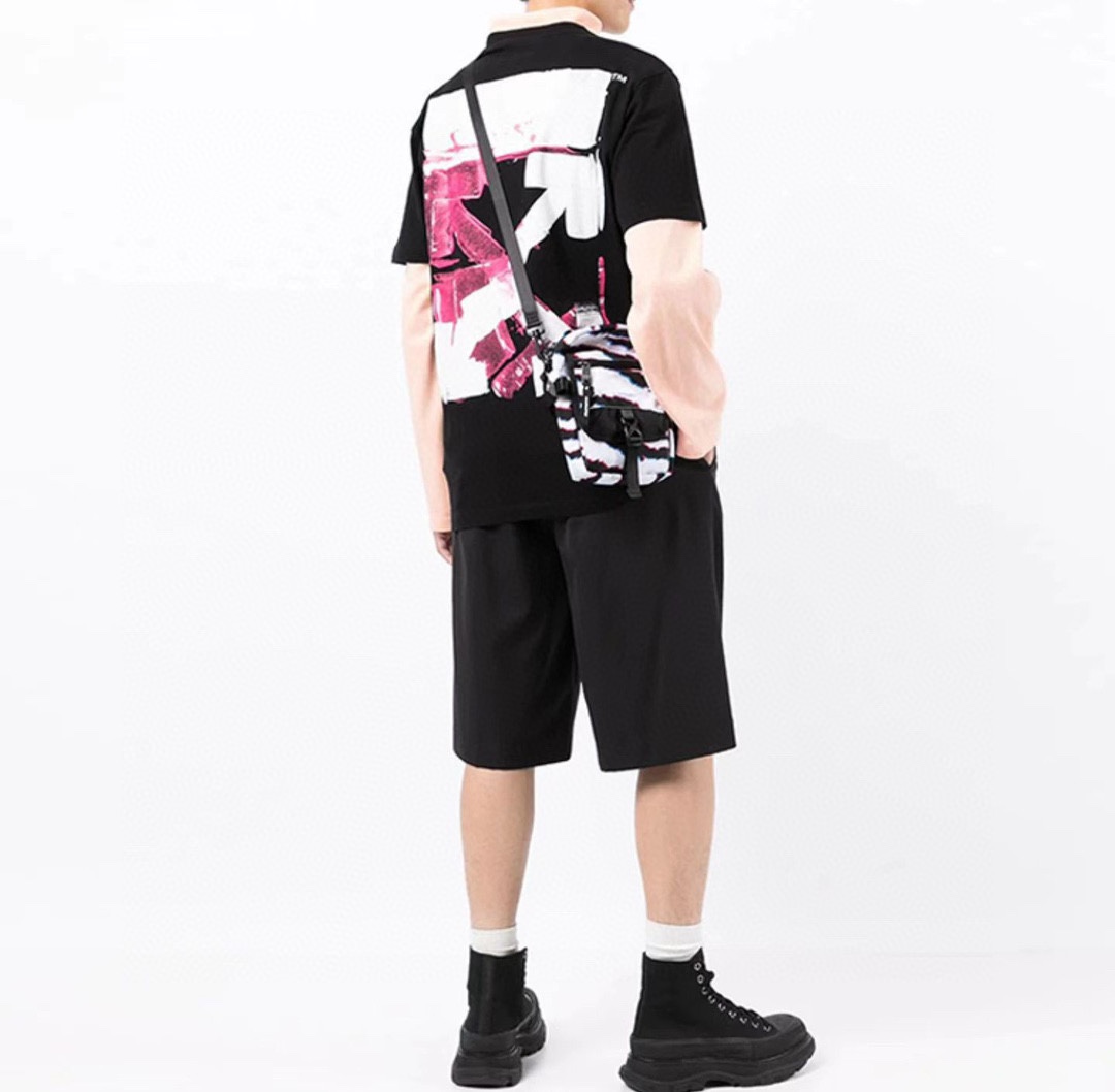 OW Acrylic Arrow Print Short Sleeve