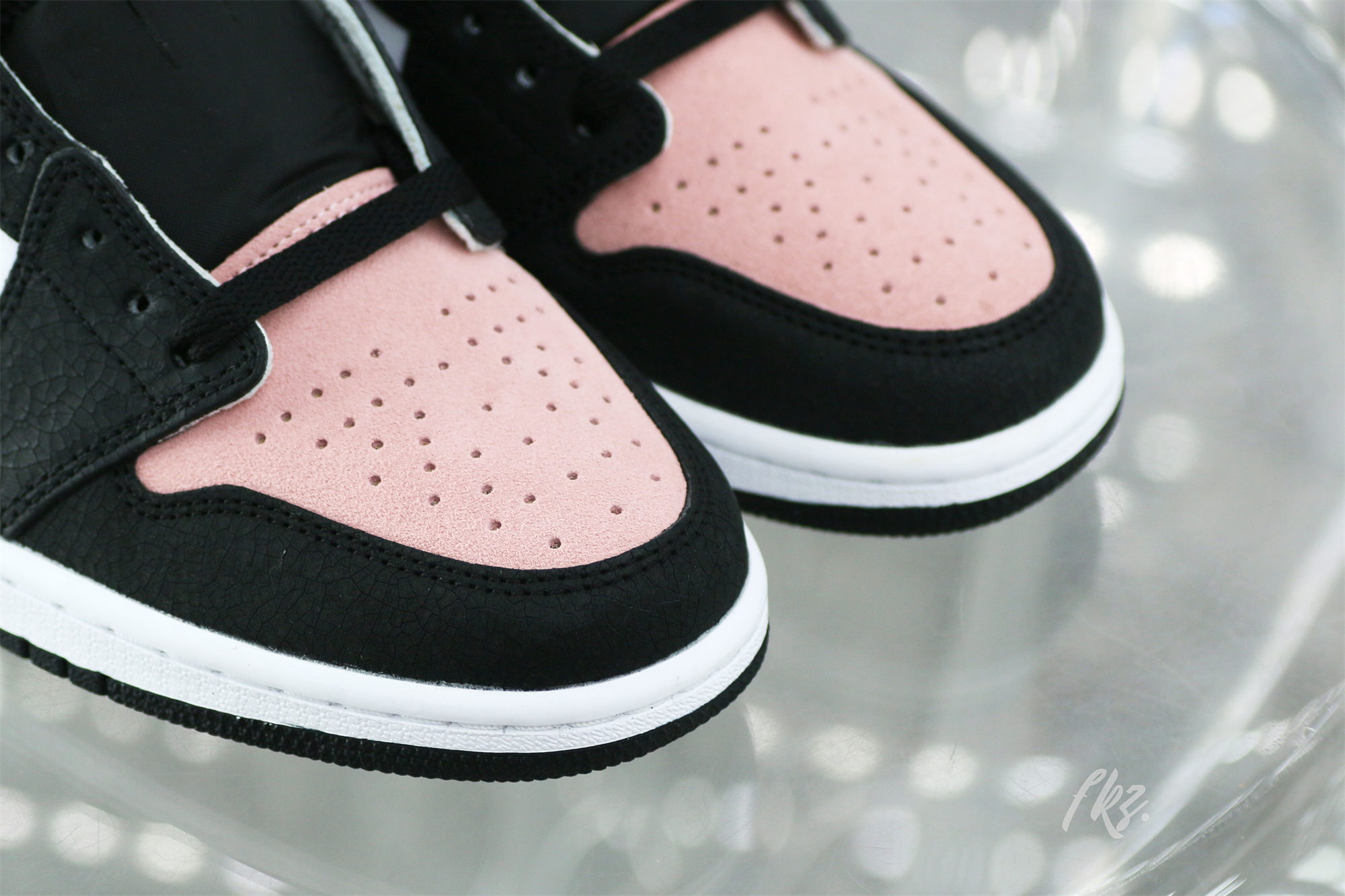 Air Jordan 1 Retro Low OG Bleached Coral 2021