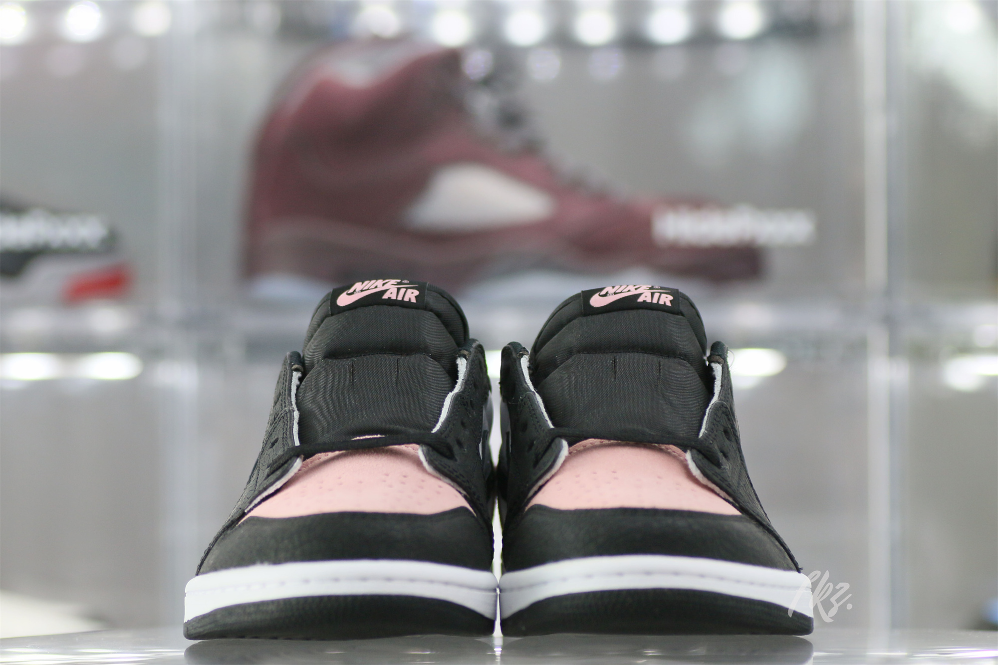 Air Jordan 1 Retro Low OG Bleached Coral 2021