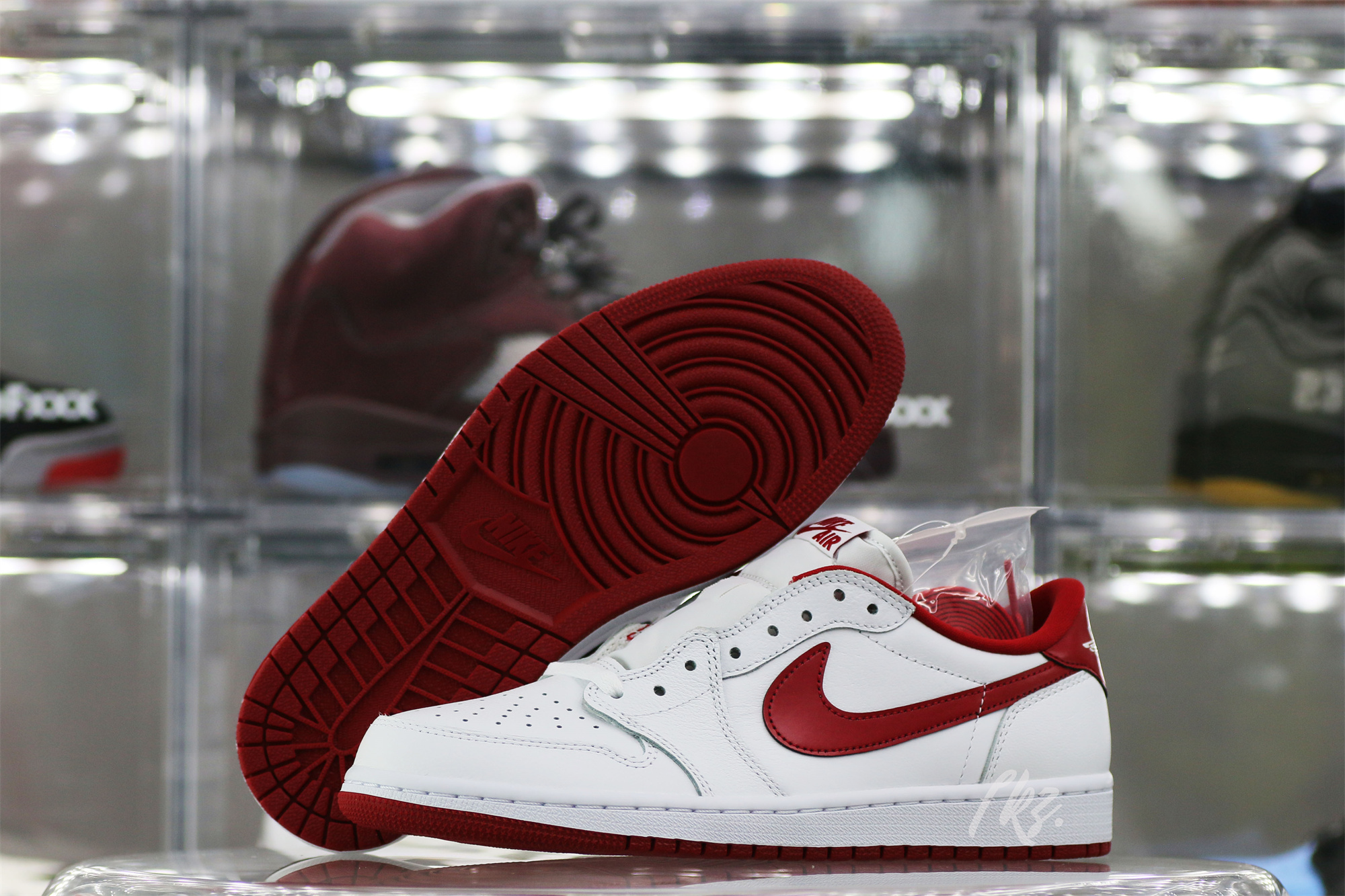 Air Jordan 1 Retro Low White Varsity Red