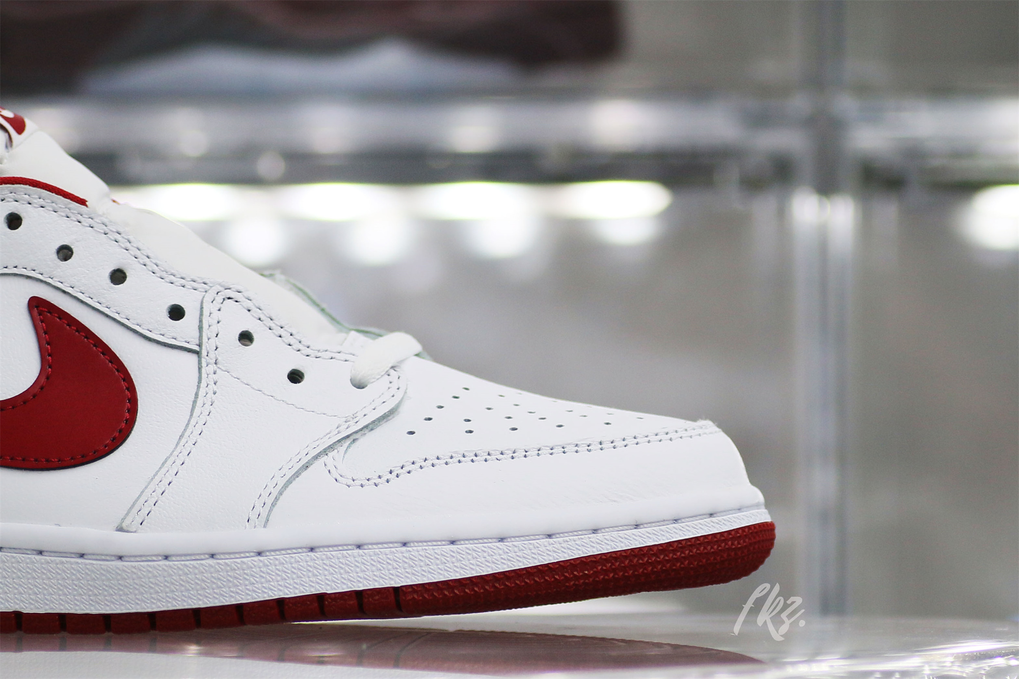Air Jordan 1 Retro Low White Varsity Red