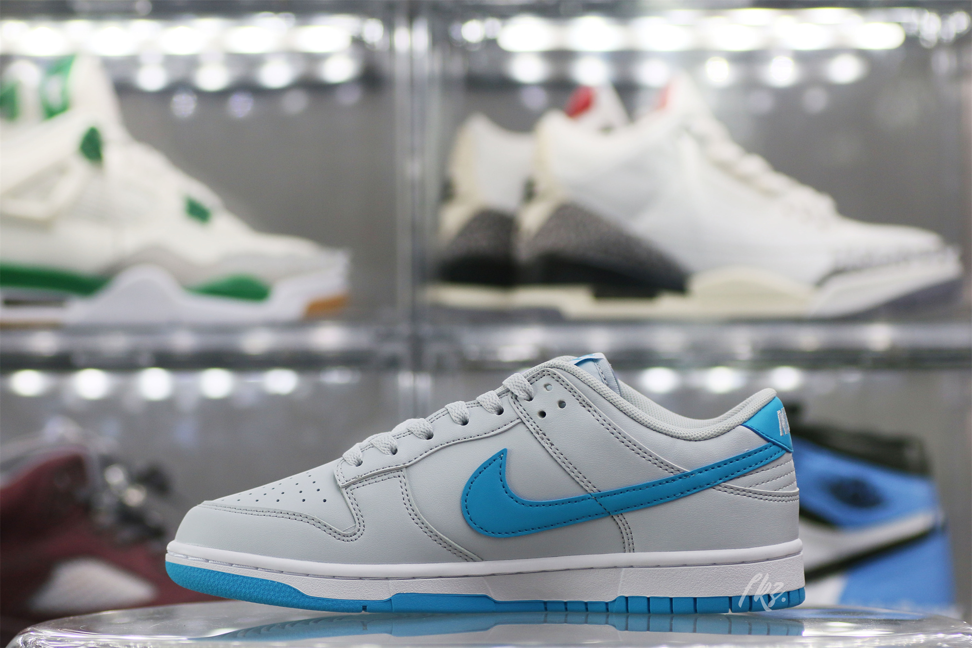 Nike Dunk Low Retro Pure Platinum Blue Lightning