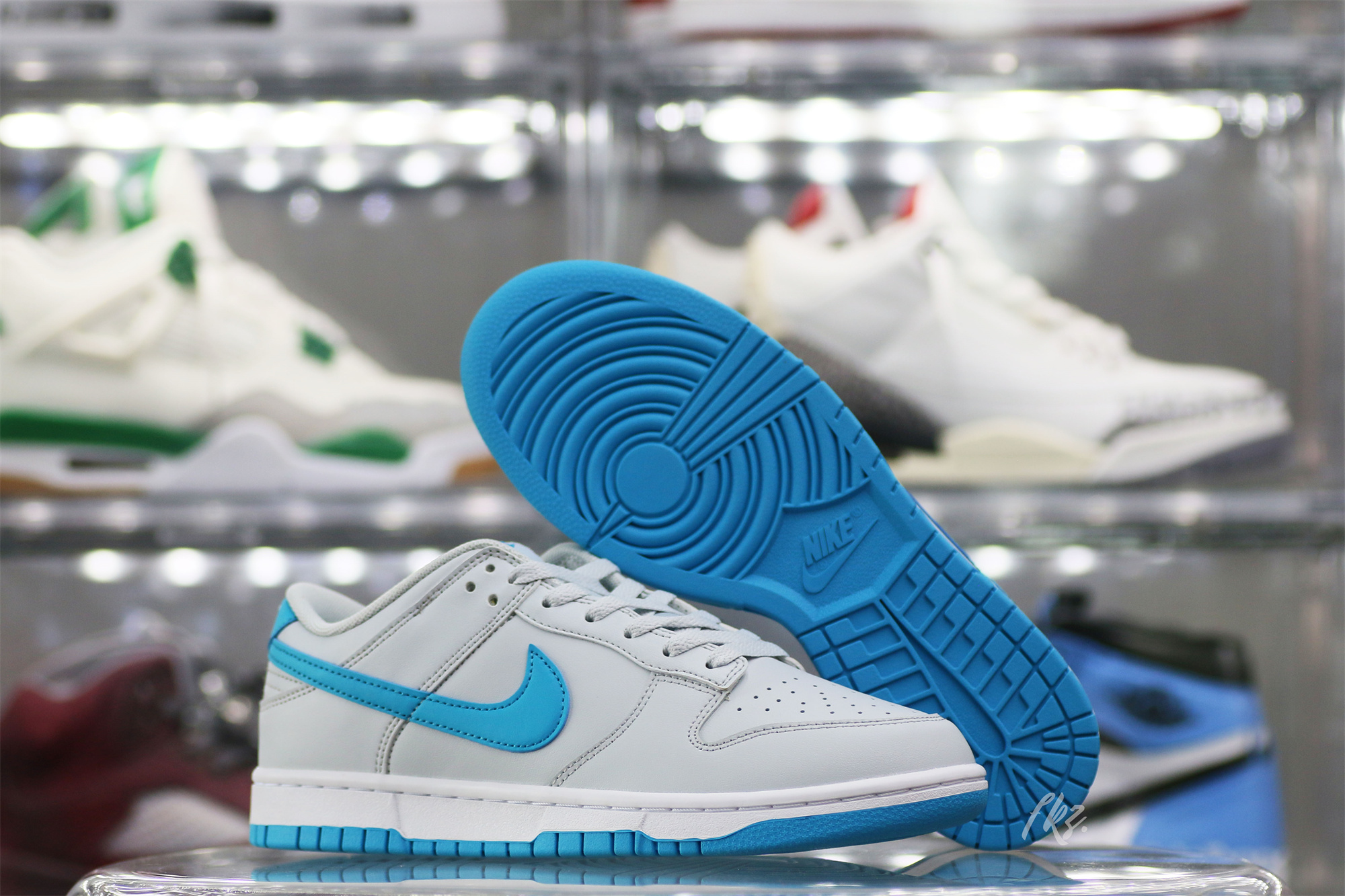 Nike Dunk Low Retro Pure Platinum Blue Lightning