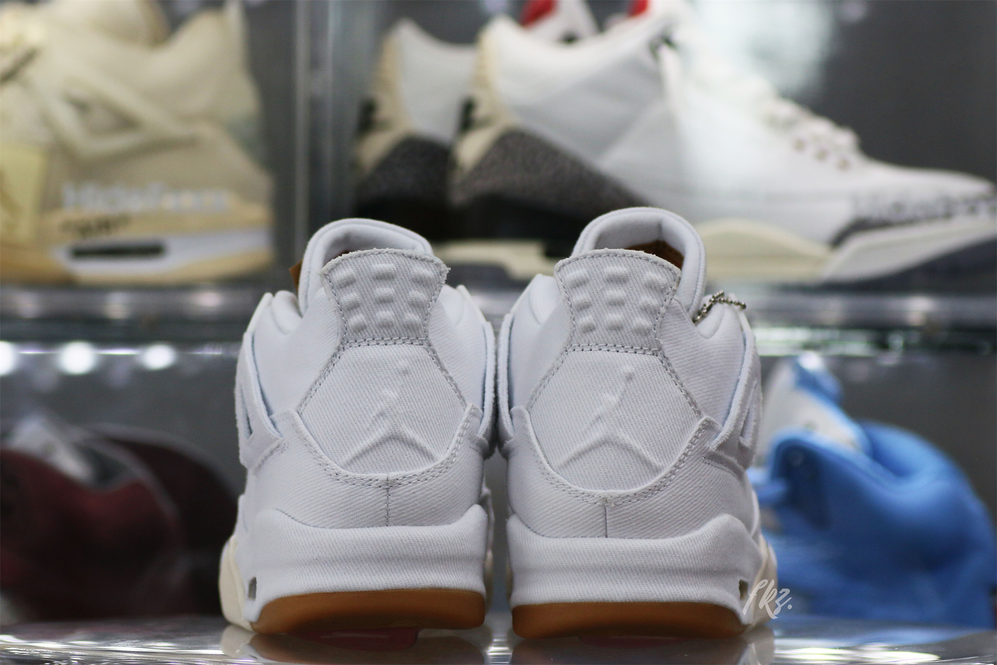 Air Jordan 4 Retro Levi’s White (Levi’s Tag)