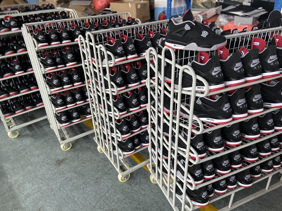 Air Jordan 4 Retro OG Bred 2019 (GS)( Ln5 A1 )