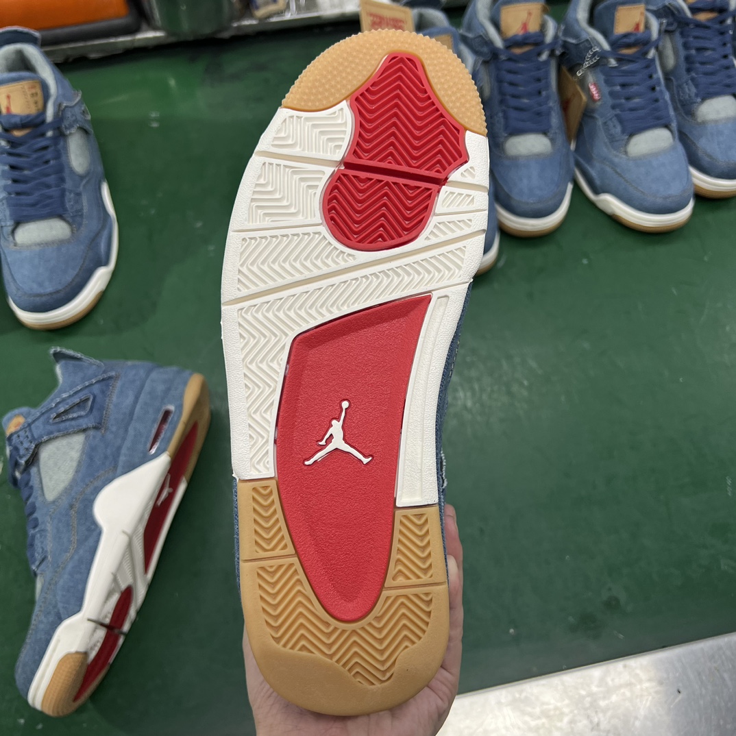 Air Jordan 4 Retro Levi’s Denim (Levi’s Tag)