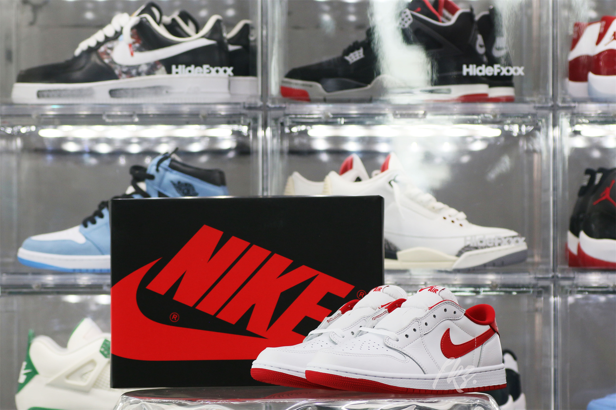 Air Jordan 1 Low University Red