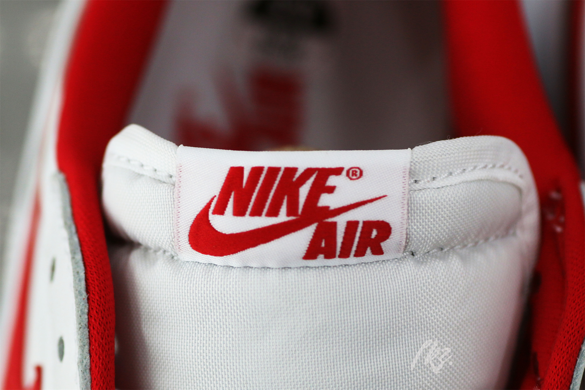 Air Jordan 1 Low University Red