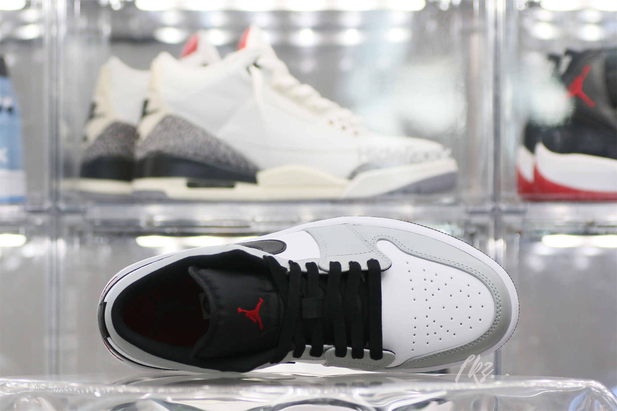 Air Jordan 1 Low Light Smoke Grey