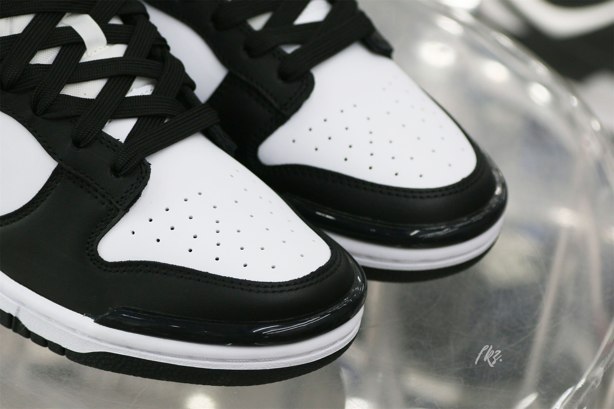 Nike Dunk Low Twist Panda