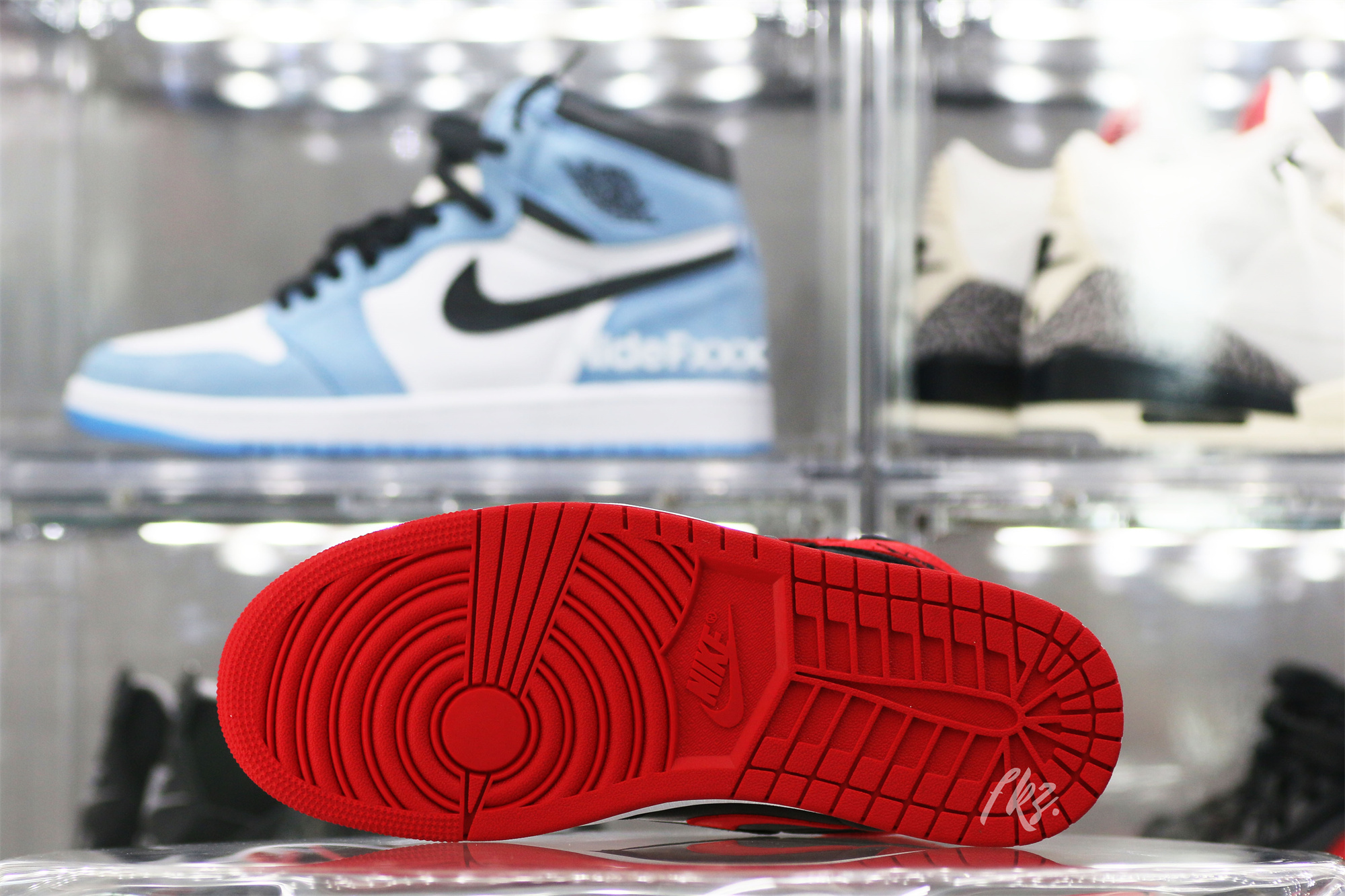 Jordan 1 Retro Satin Bred/Banned 2023 (LN5 A1)