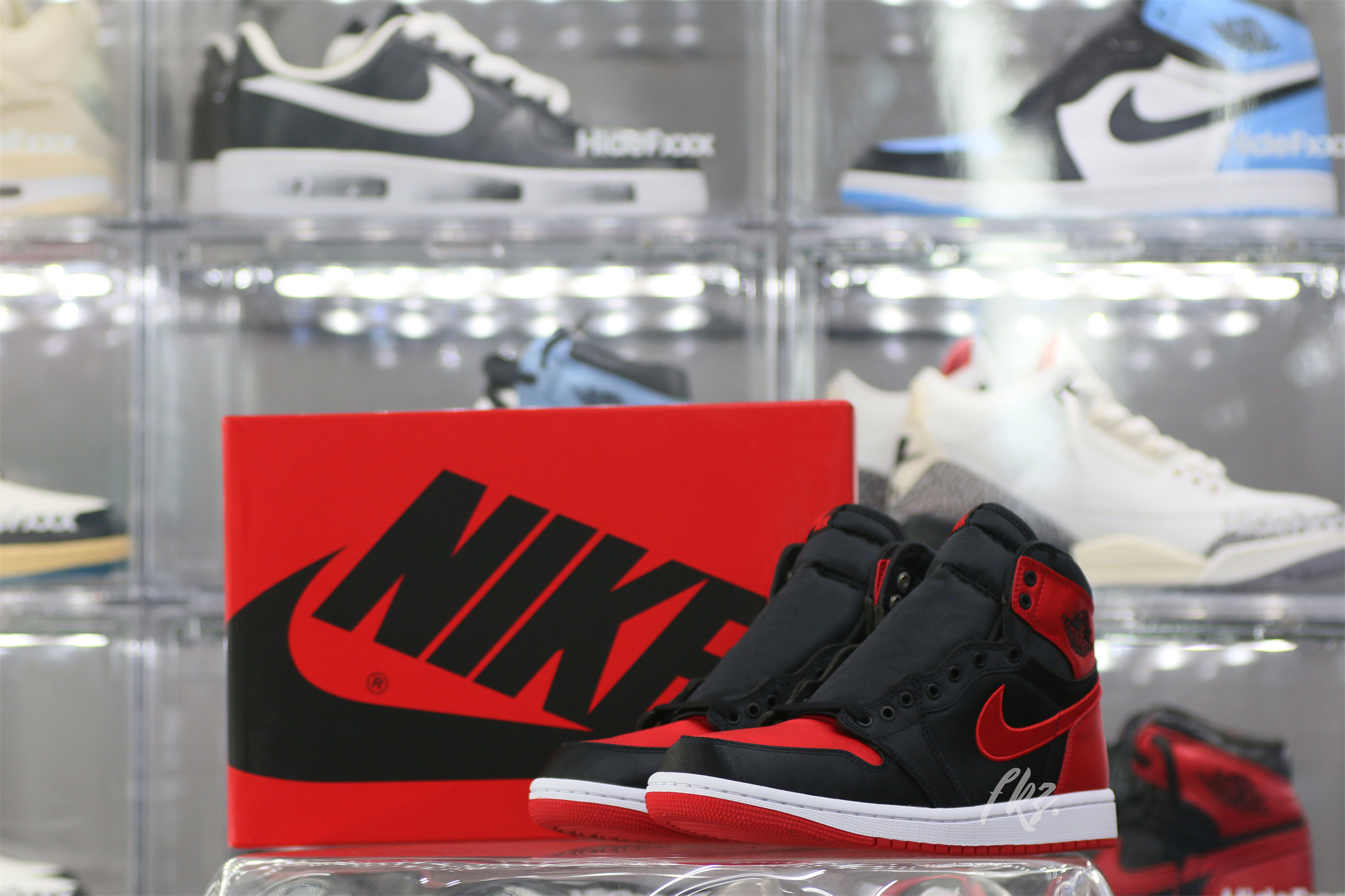 Jordan 1 Retro Satin Bred/Banned 2023 (LN5 A1)