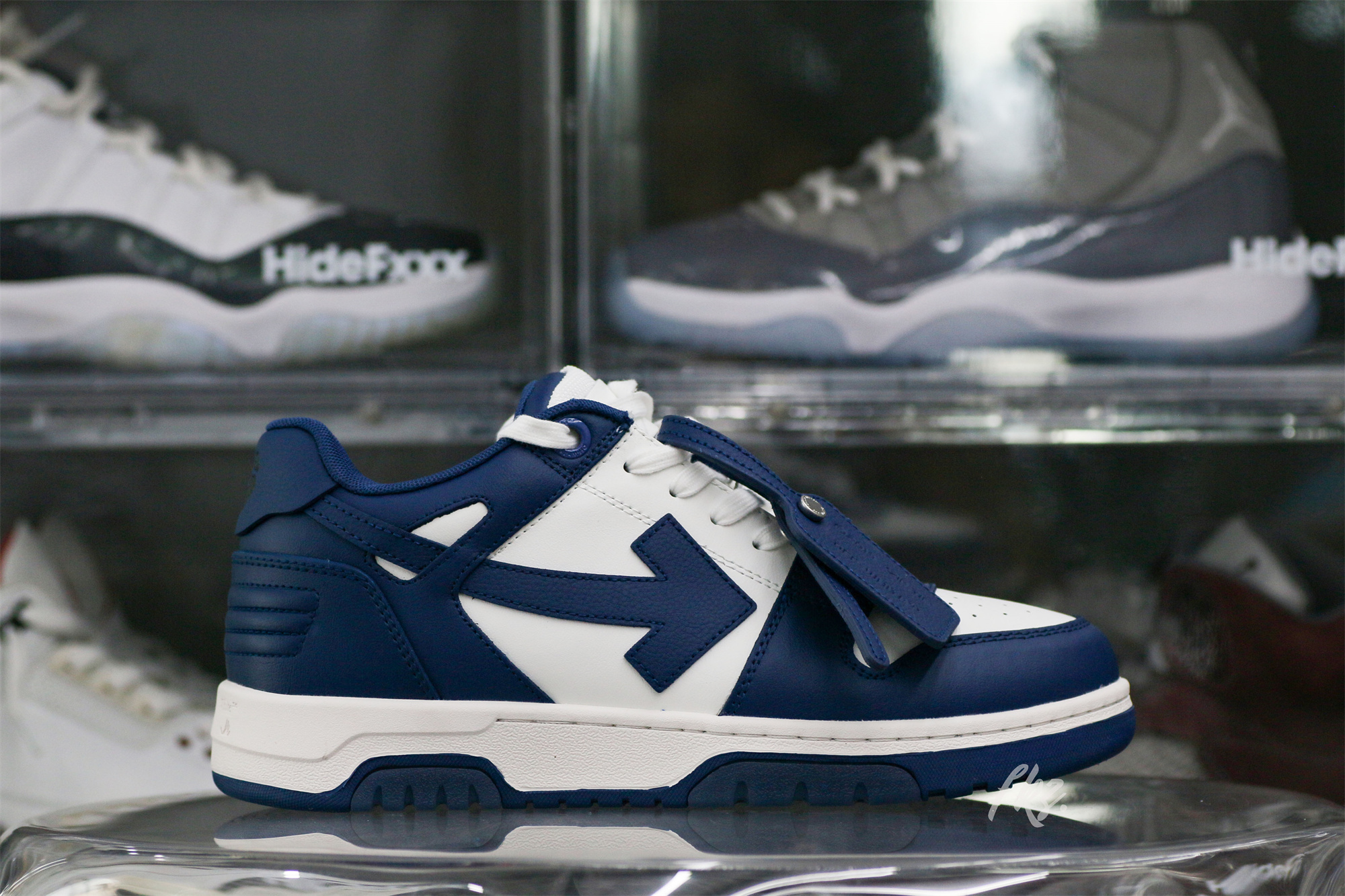 OFF-WHITE White & Navy Out Of Office Sneakers