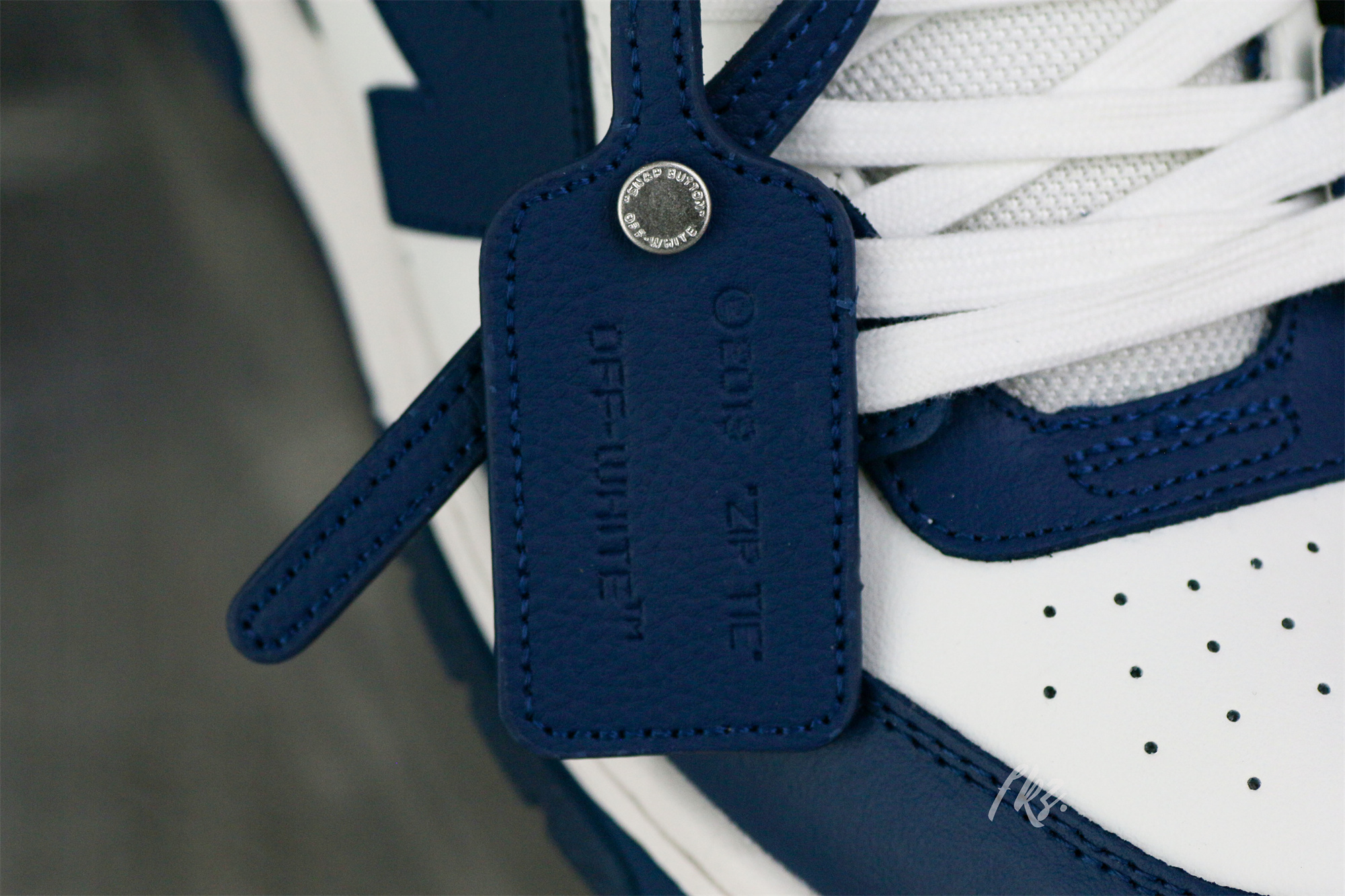 OFF-WHITE White & Navy Out Of Office Sneakers