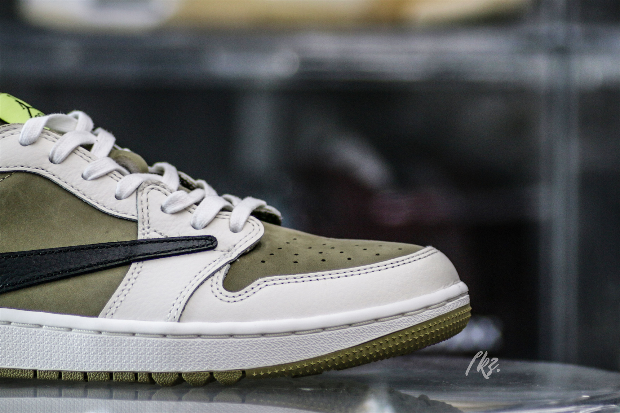 Travis Scott x Air Jordan 1 Low Golf Neutral Olive (LN5 A1)