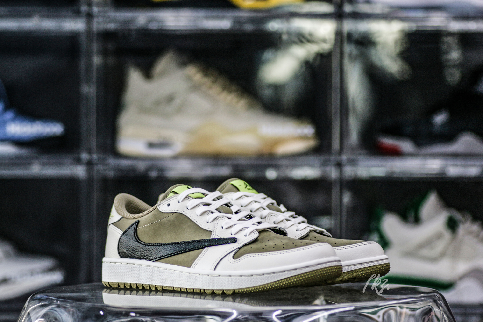 Travis Scott x Air Jordan 1 Low Golf Neutral Olive (LN5 A1)