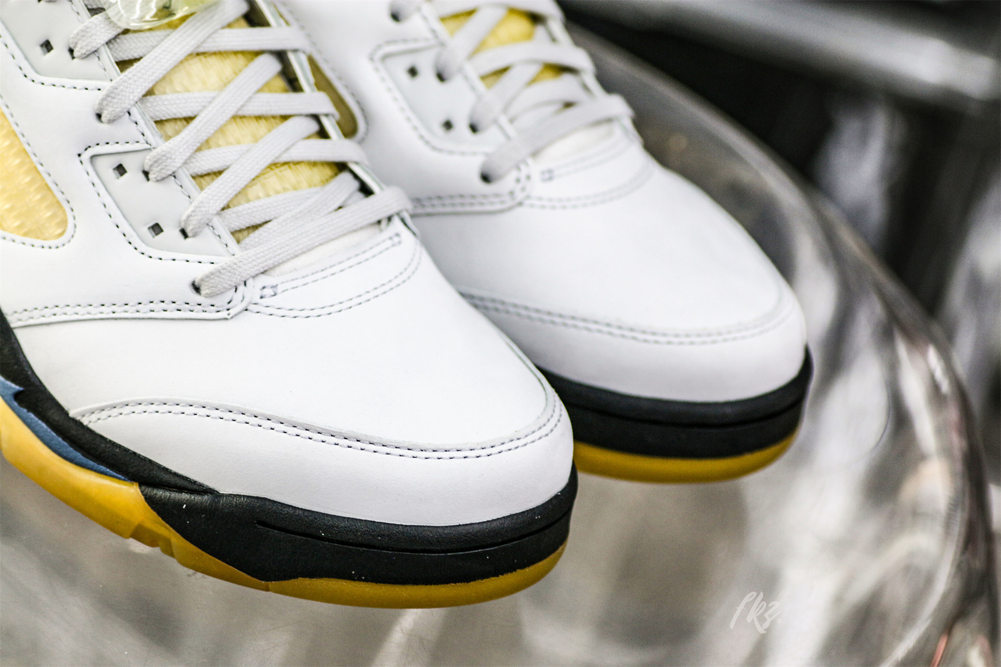 A Ma Maniere Air Jordan 5 SP Photon Dust/Diffused Blue WMS(LN5 A1)