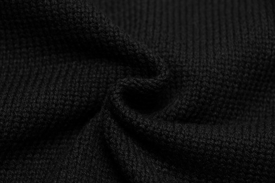 OFF-WHITE OW Arrow-Embroidered Sweater