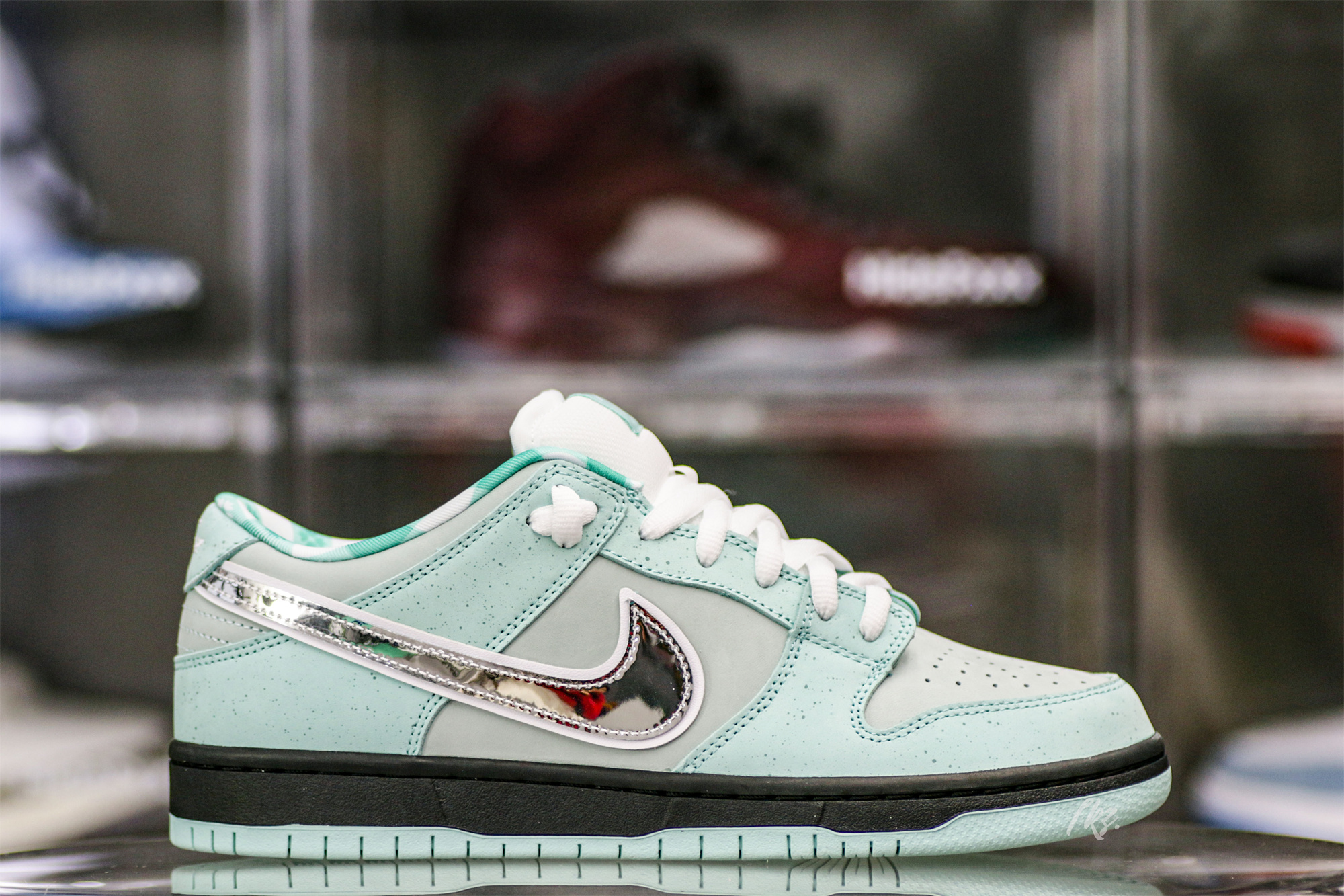 Tiffany & C0. X Nike Dunk Low Lobster