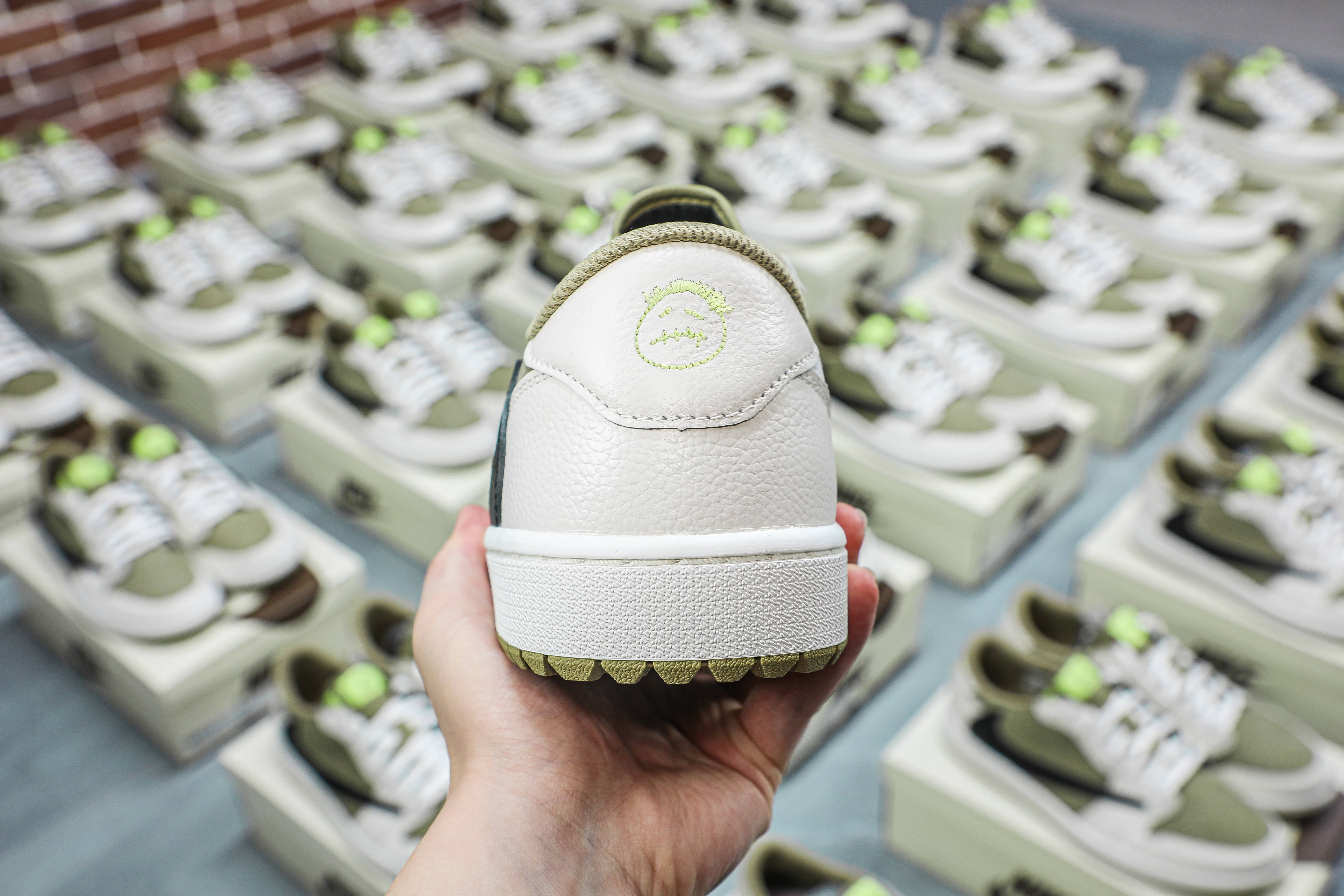 Travis Scott x Air Jordan 1 Low Golf Neutral Olive (LN5 A1)