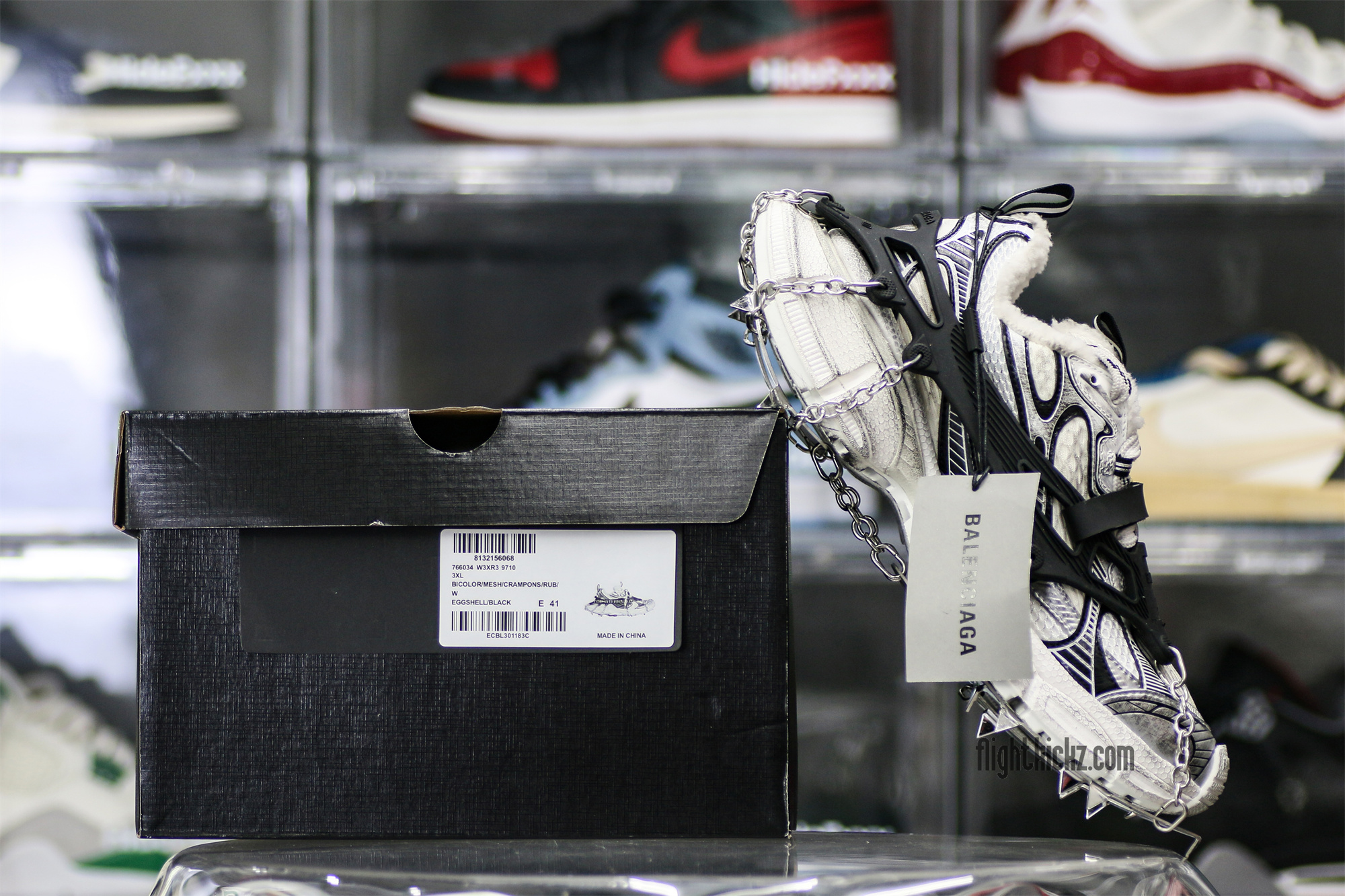 B@lenciag* 3XL Ski Sneaker in White (Removable footwear chains)