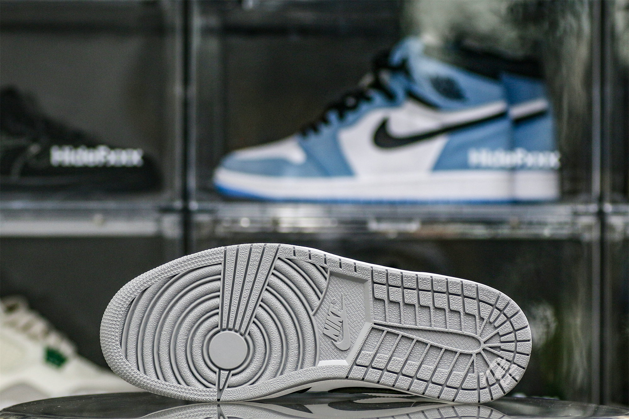 Air Jordan 1 Low Shadow Toe