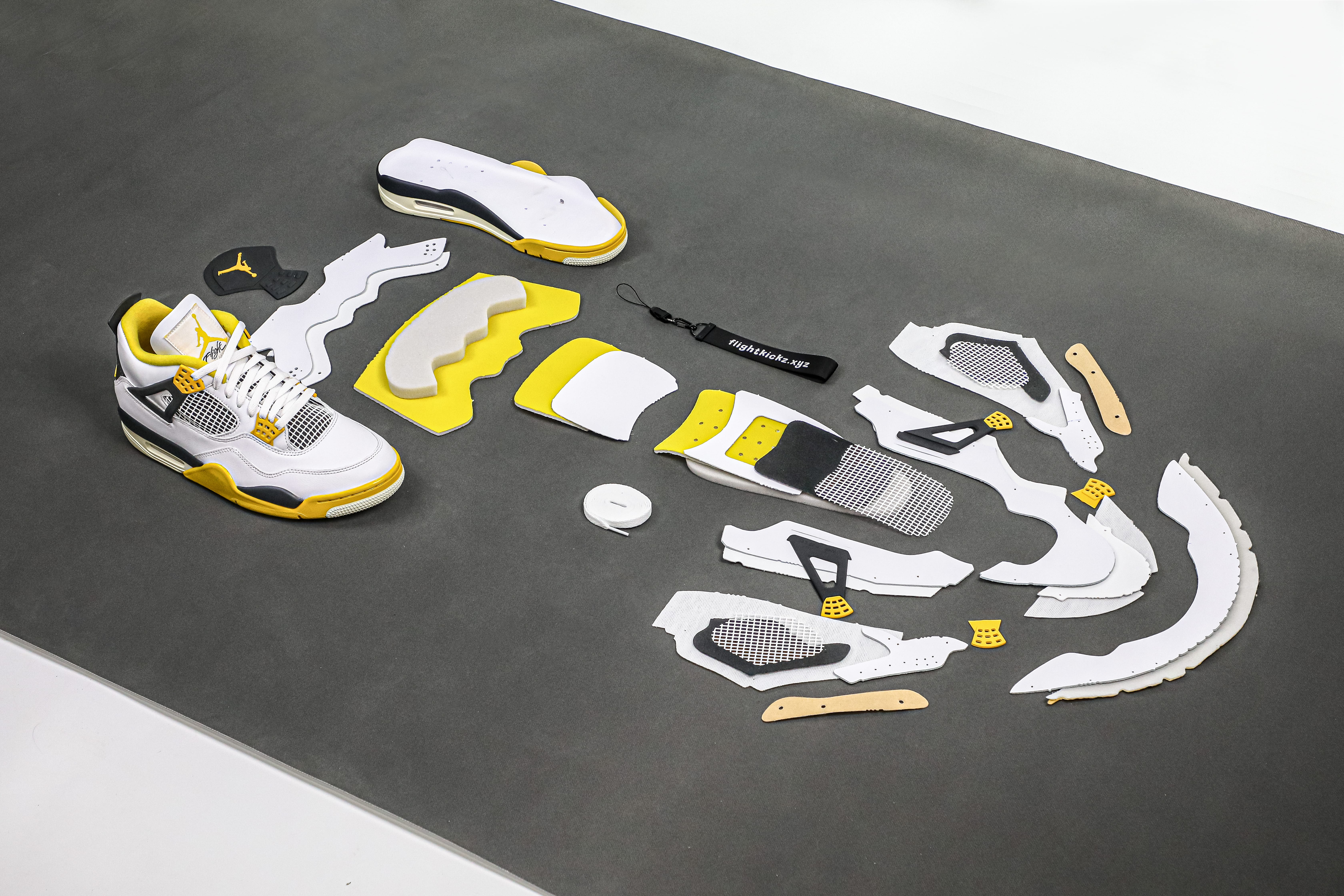 Air Jordan 4 “Vivid Sulfur” 2024 (Ln5 A1)