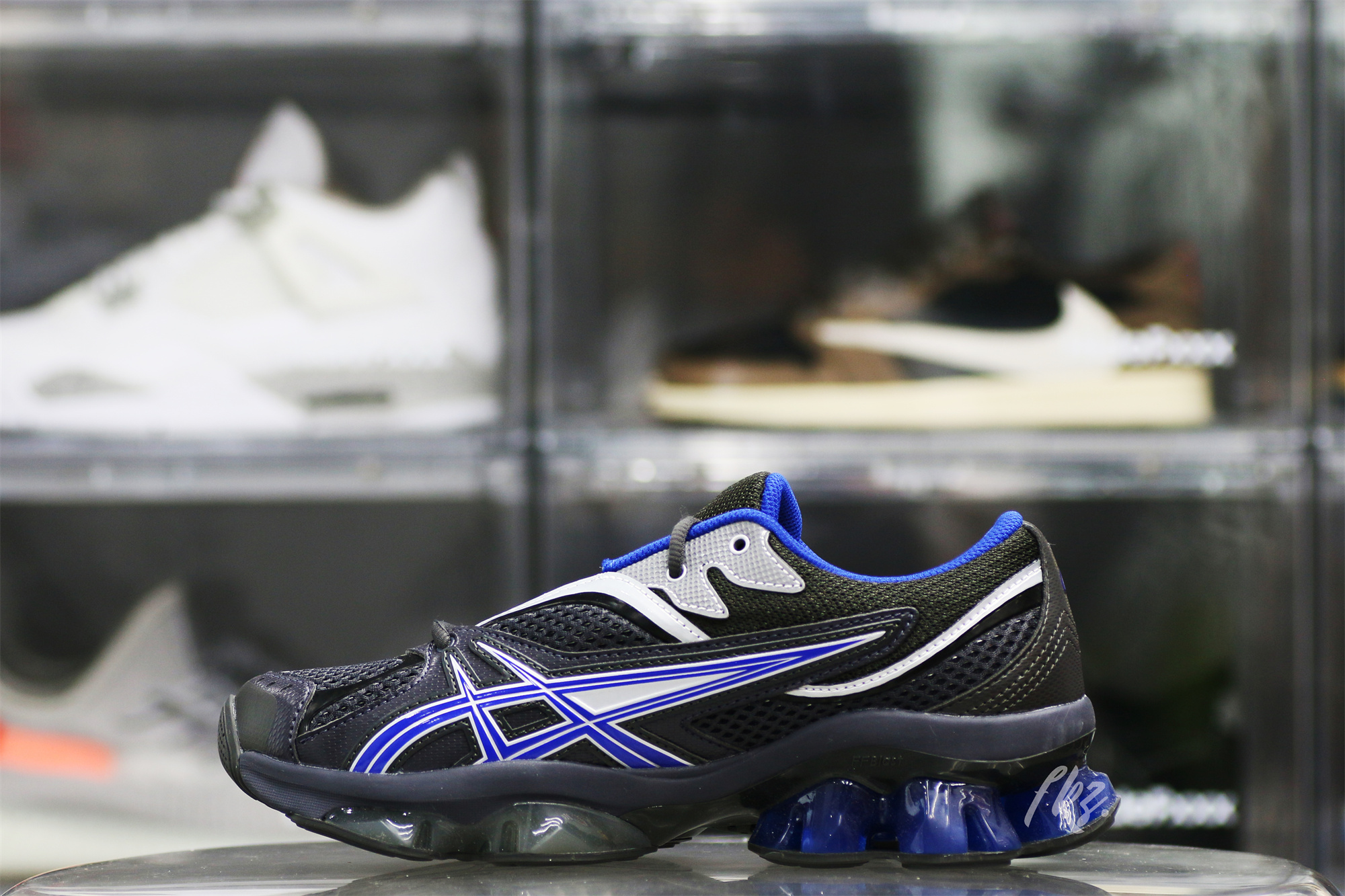 Kik0 Kostadinov X Gel Quantum Zientzia ISS