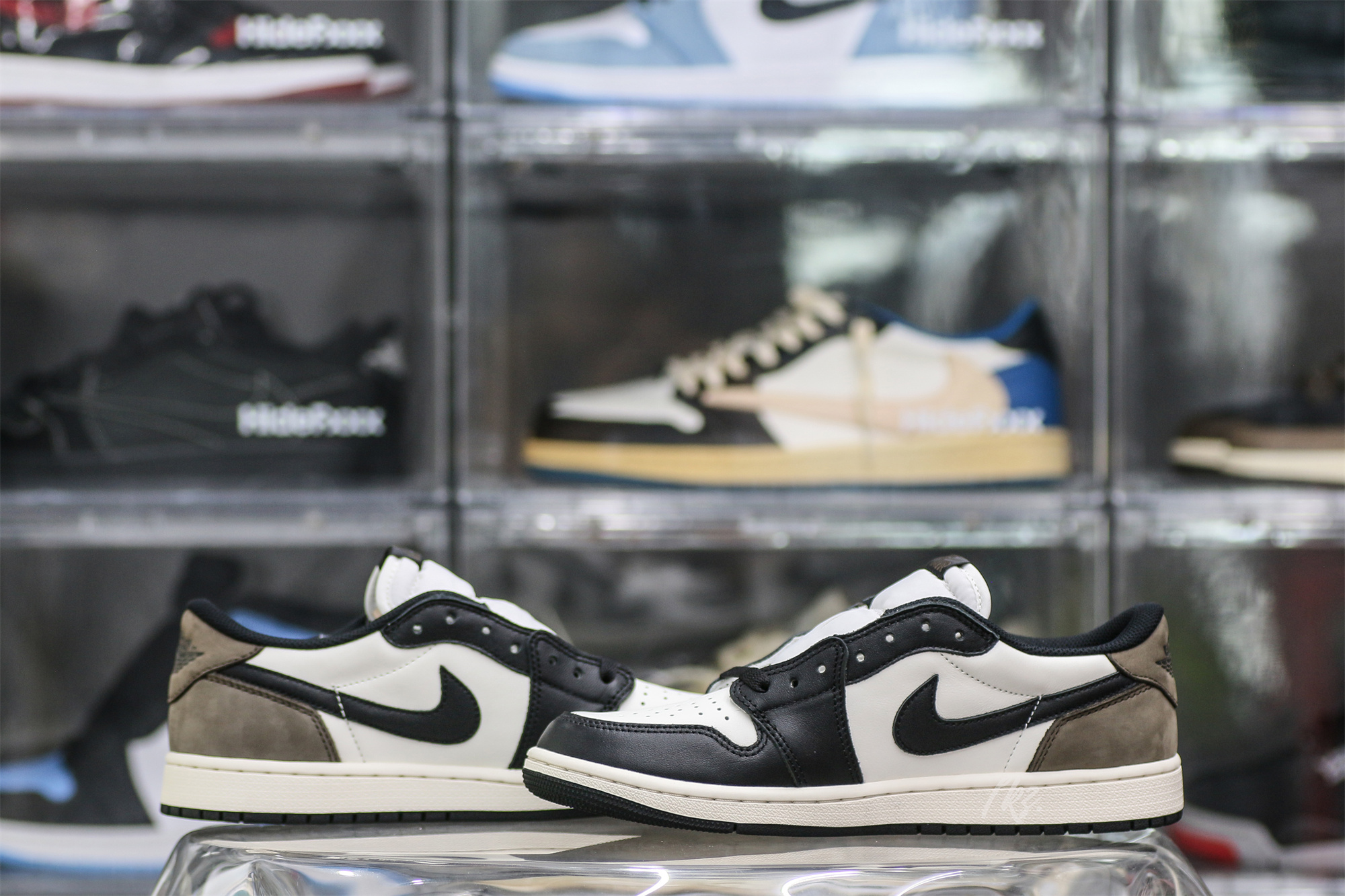 Air Jordan 1 Retro Low OG ‘Mocha’
