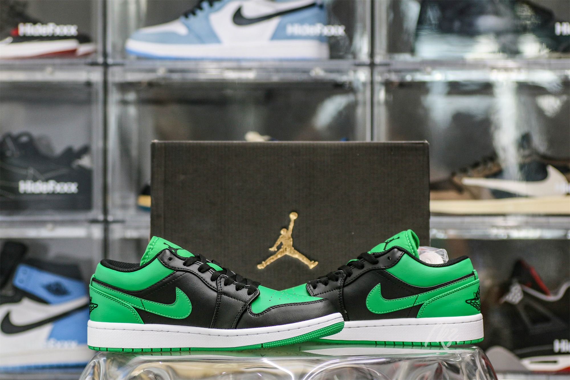Jordan 1 Low Black Lucky Green