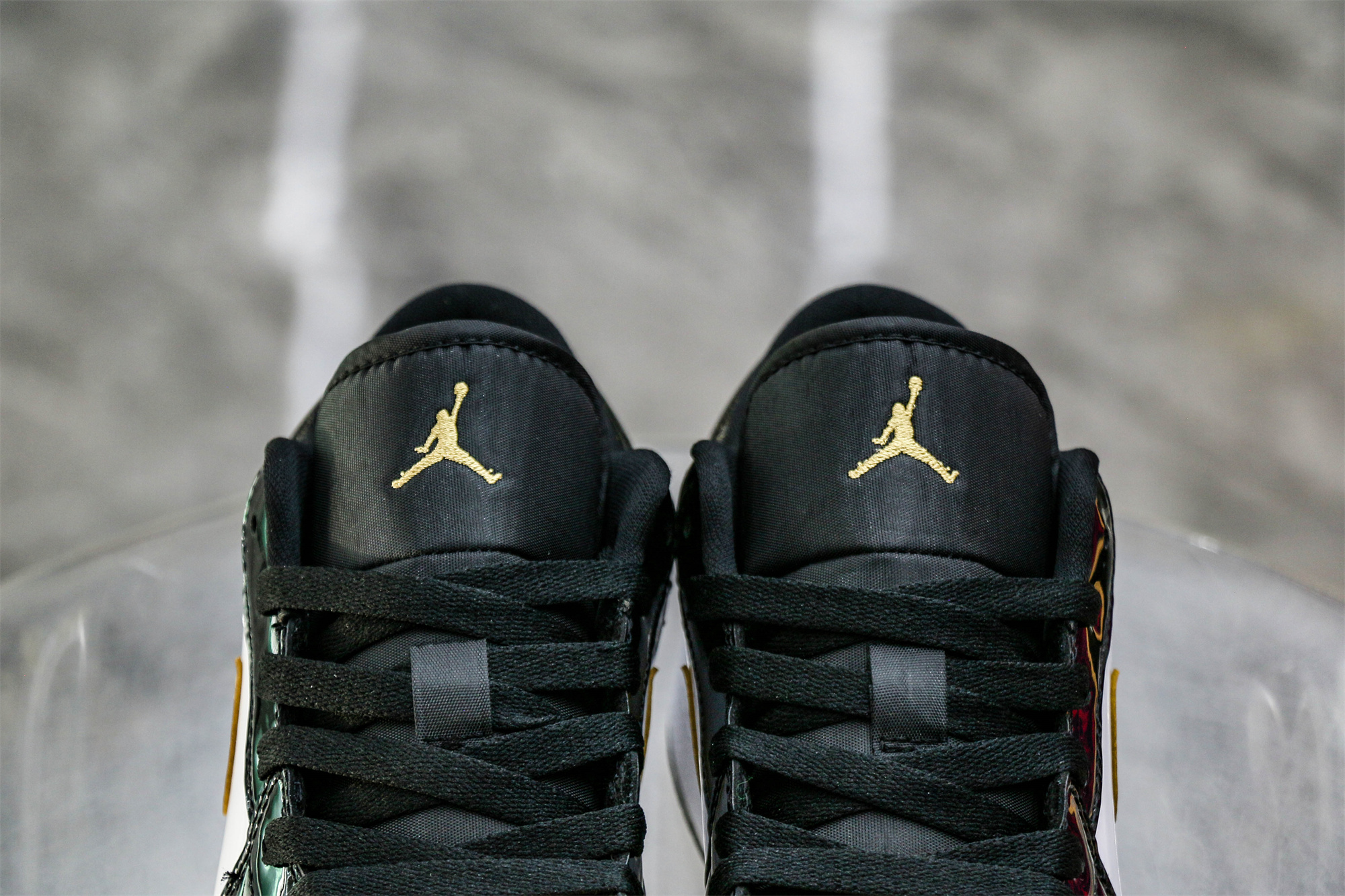 Air Jordan 1 Low SE Gold Toe