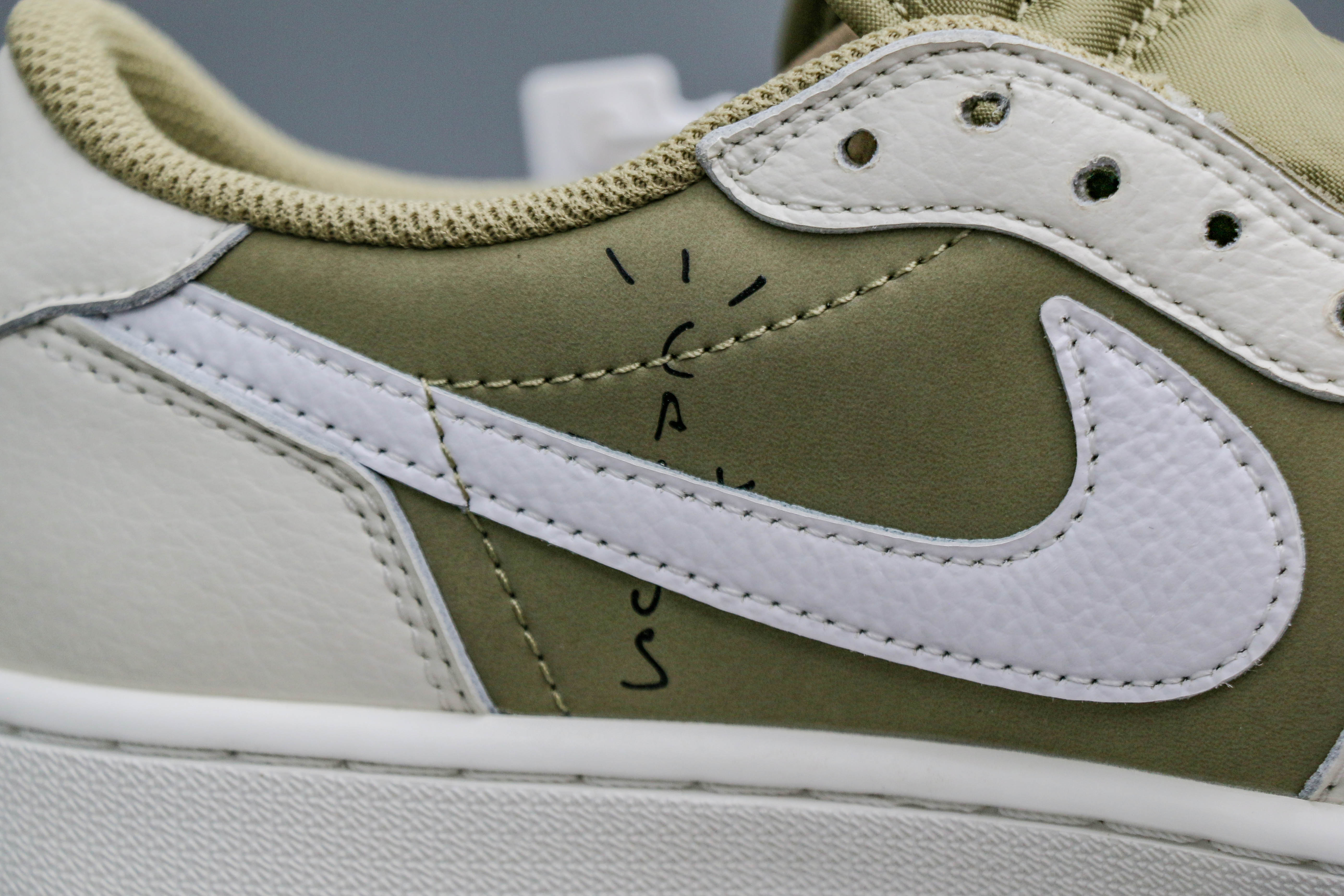 Travis Scott x Air Jordan 1 Low Golf Neutral Olive (A2 Batch)