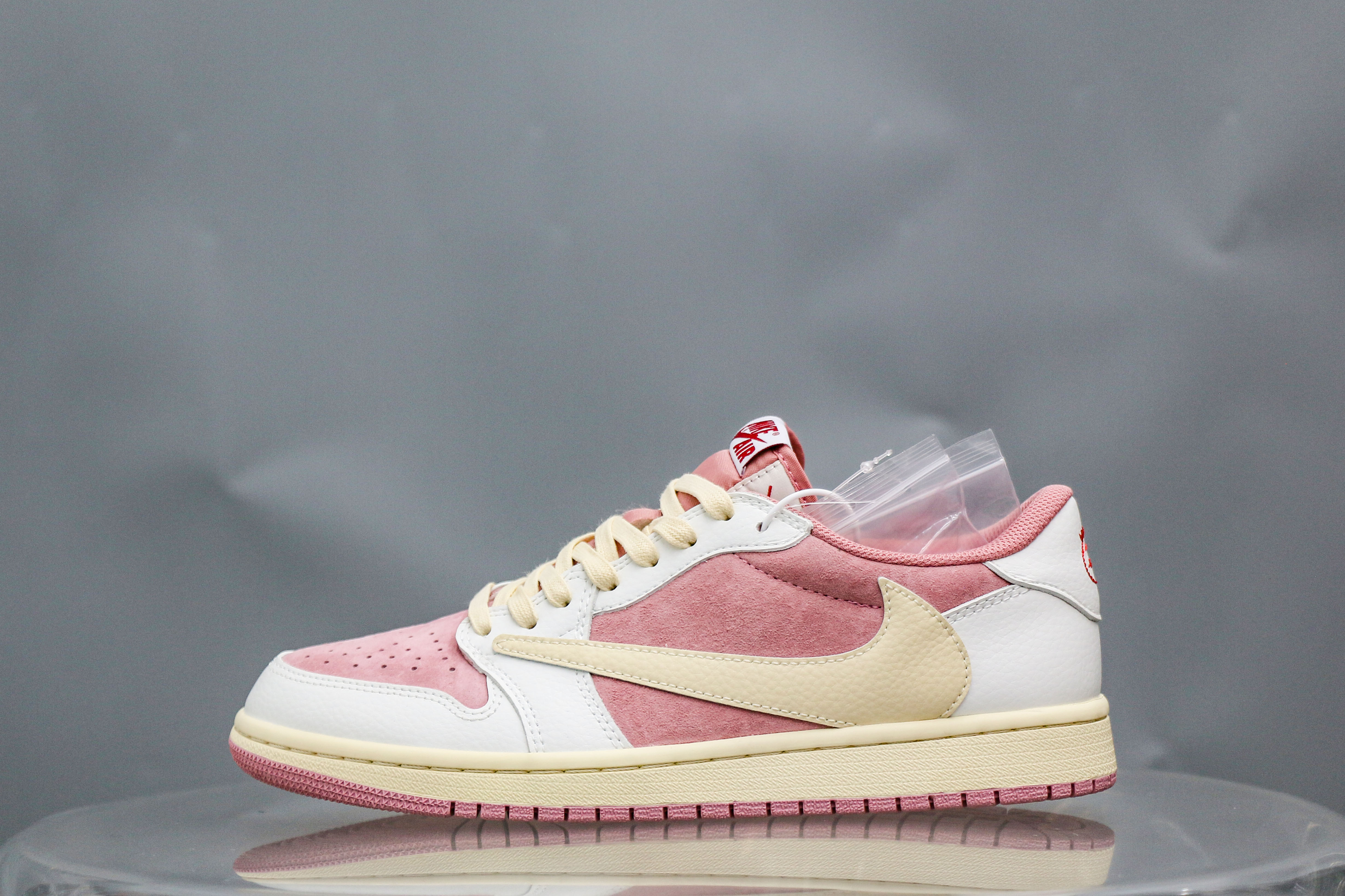 Travis Scott x Air Jordan 1 Low OG Shy Pink 2025（A2 Batch)